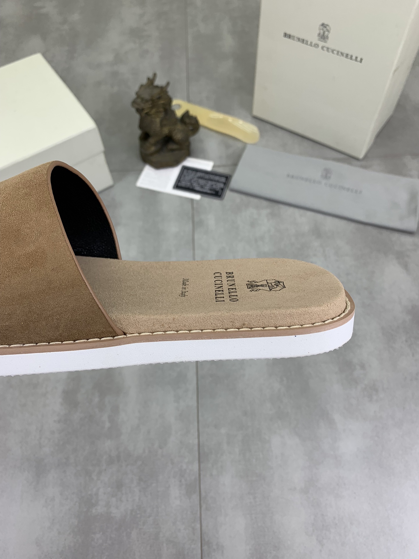 Precio de fábrica P130 Precio real Brunello Cucinelli BC New Suede Slippers, 24ss New Collection ¡Es
