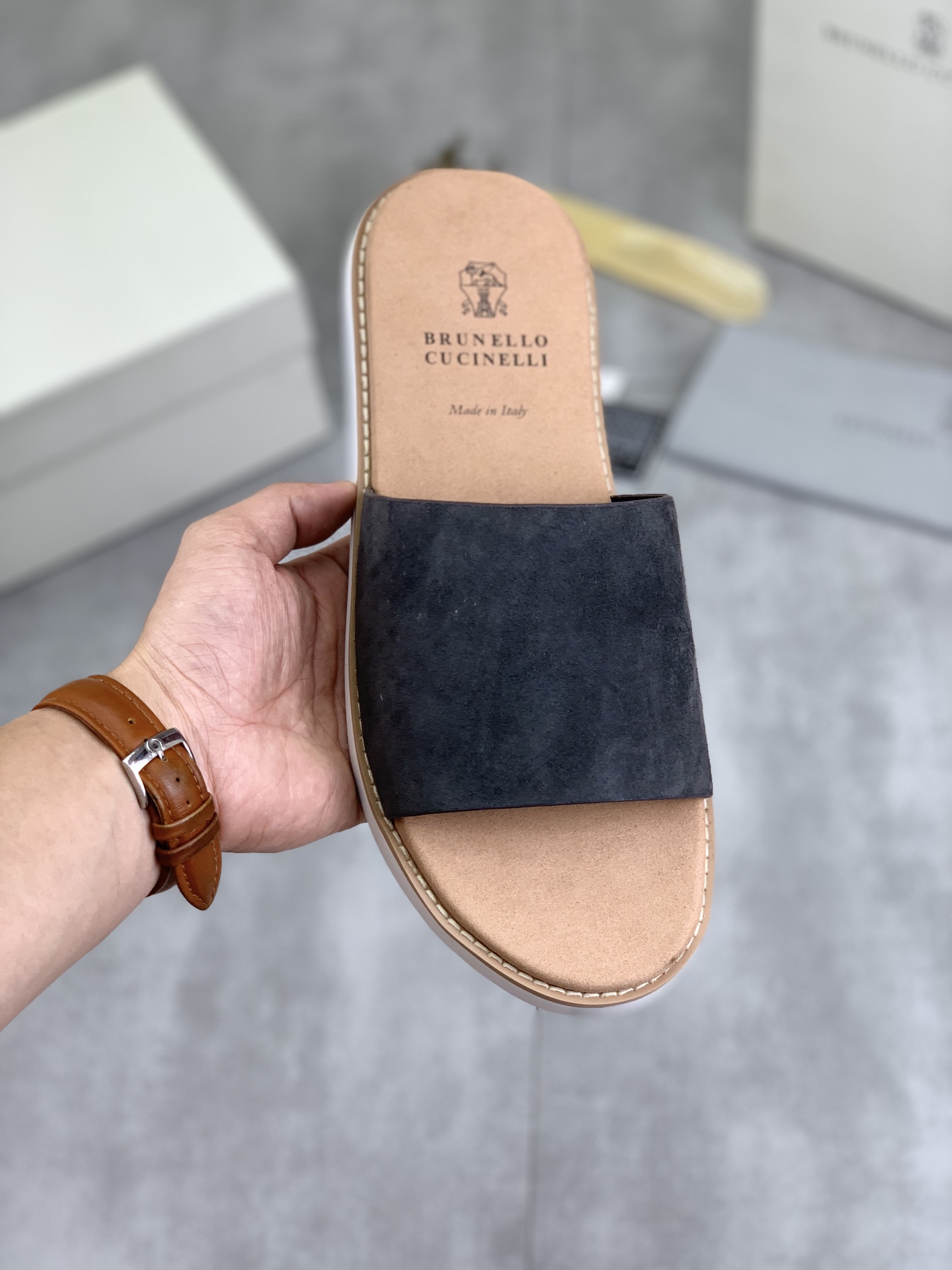 Precio de fábrica P130 Precio real Brunello Cucinelli BC New Suede Slippers, 24ss New Collection ¡Es