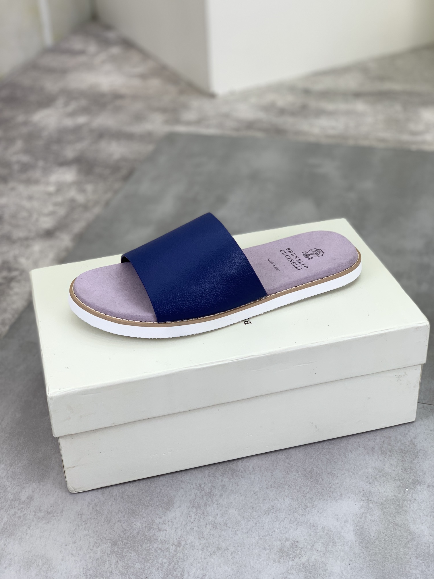 Precio de fábrica P130 Precio real Brunello Cucinelli BC New Suede Slippers, 24ss New Collection ¡Es