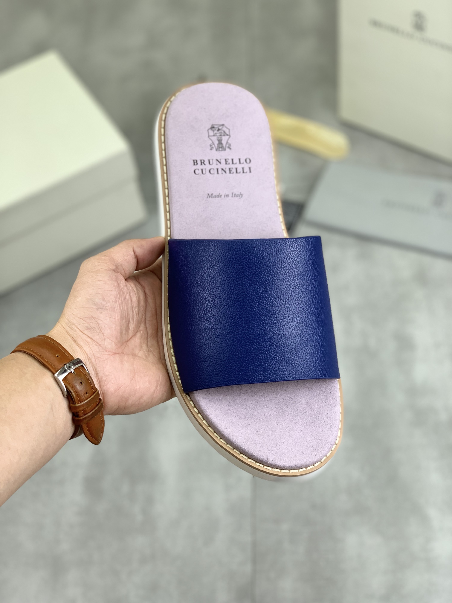 Precio de fábrica P130 Precio real Brunello Cucinelli BC New Suede Slippers, 24ss New Collection ¡Es