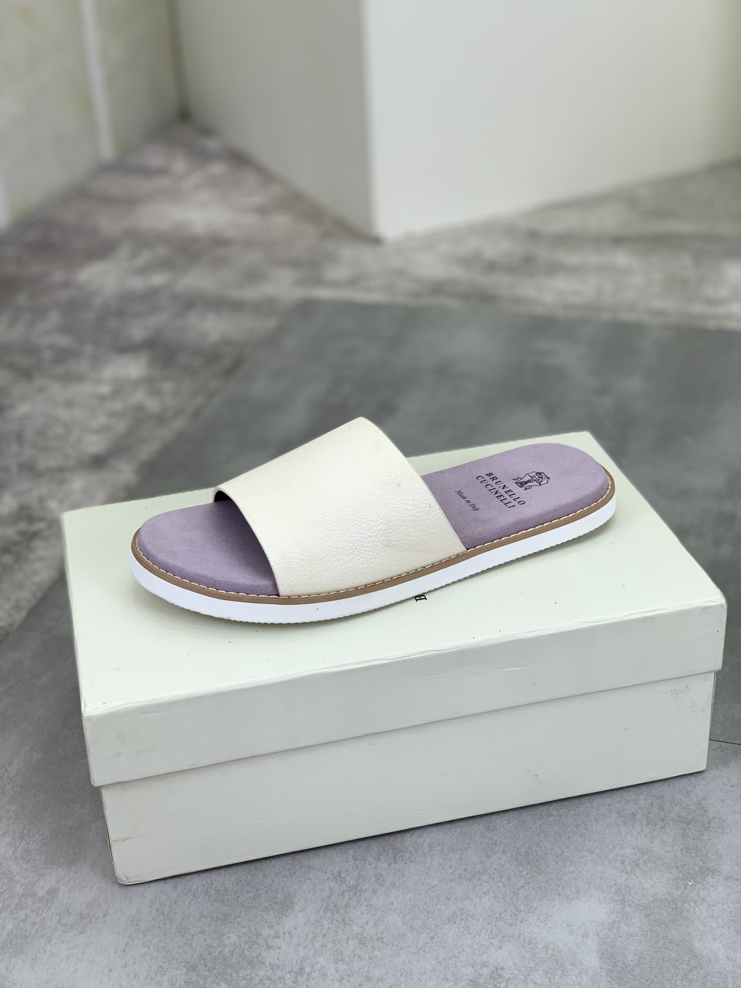 Precio de fábrica P130 Precio real Brunello Cucinelli BC New Suede Slippers, 24ss New Collection ¡Es