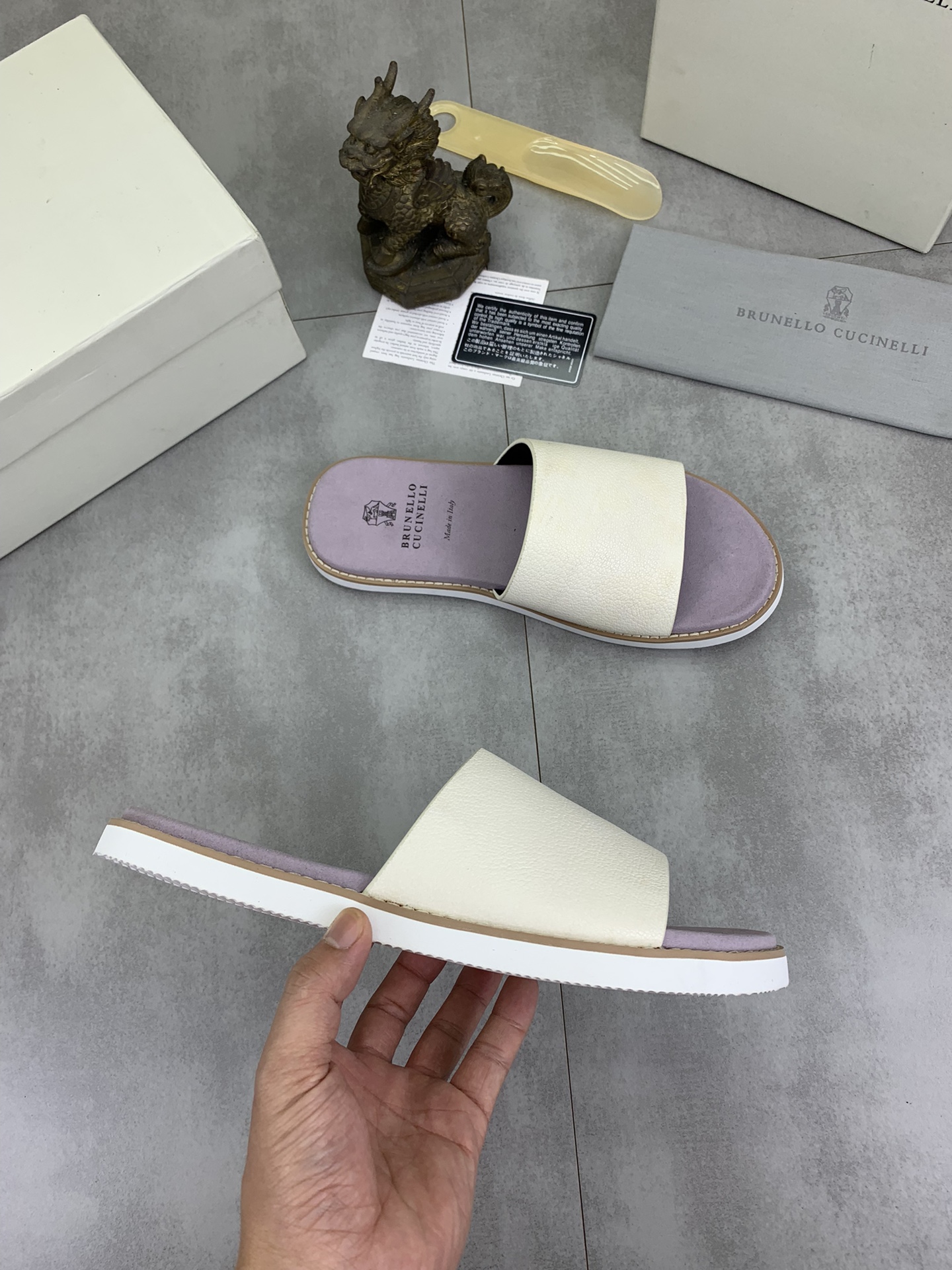 Precio de fábrica P130 Precio real Brunello Cucinelli BC New Suede Slippers, 24ss New Collection ¡Es