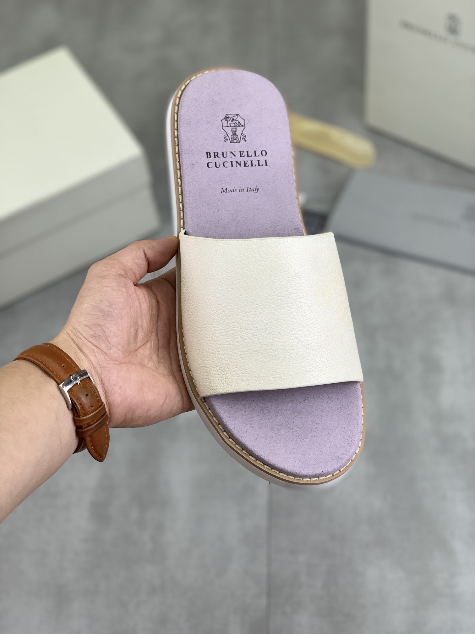 Precio de fábrica P130 Precio real Brunello Cucinelli BC New Suede Slippers, 24ss New Collection ¡Es