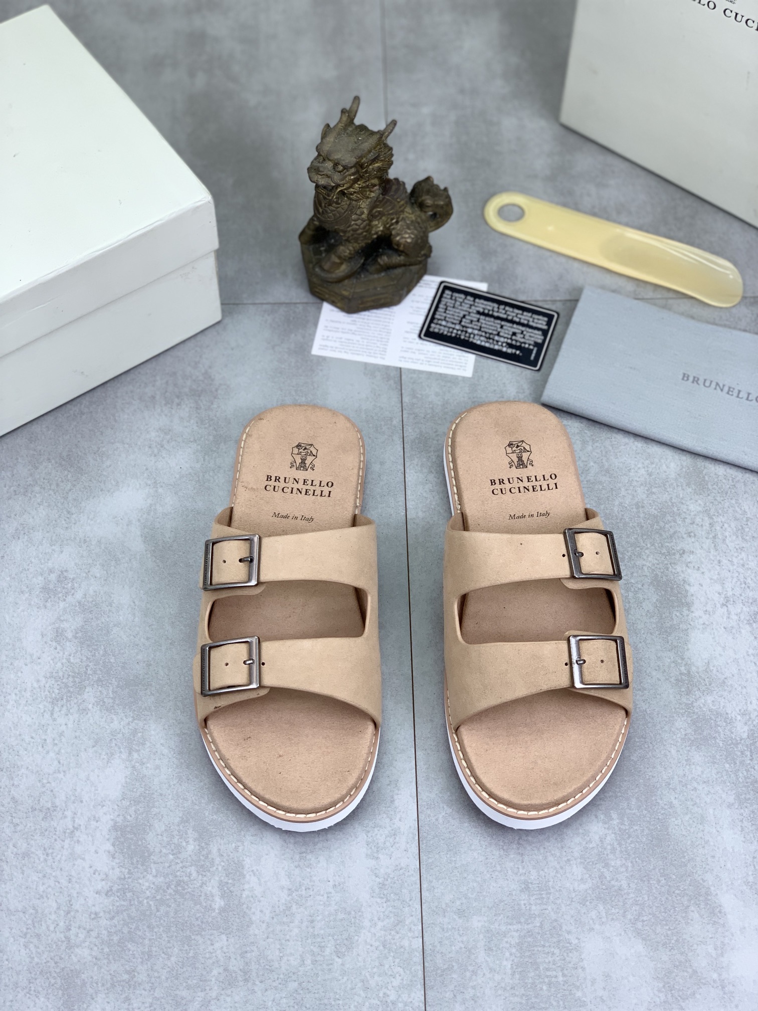 Precio de fábrica P150 Precio real Brunello Cucinelli BC New Suede Slippers, 24ss New Collection ¡Es