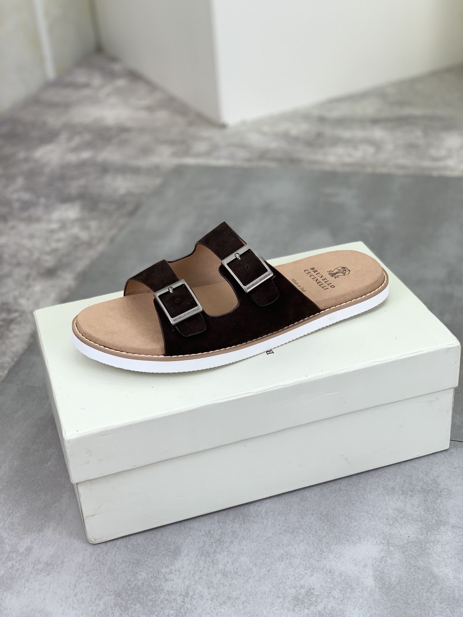 Precio de fábrica P150 Precio real Brunello Cucinelli BC New Suede Slippers, 24ss New Collection ¡Es