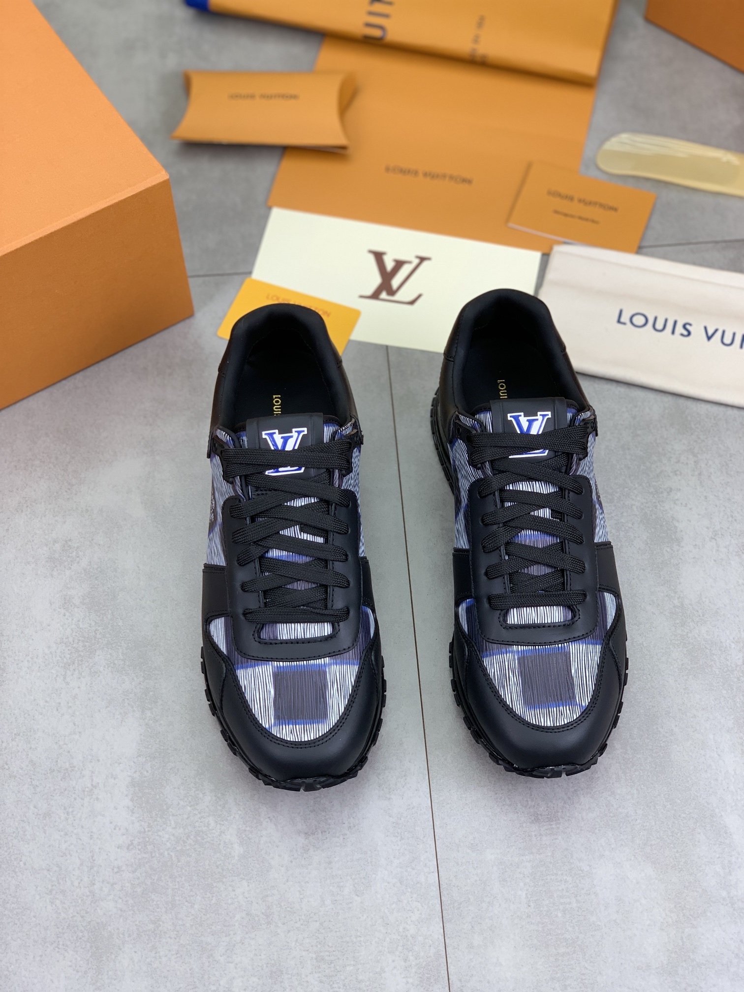 Louis Vuitton Men's Black Leather and Rubber Sneakers, Size 38-44 3 i1722099330 9350 0