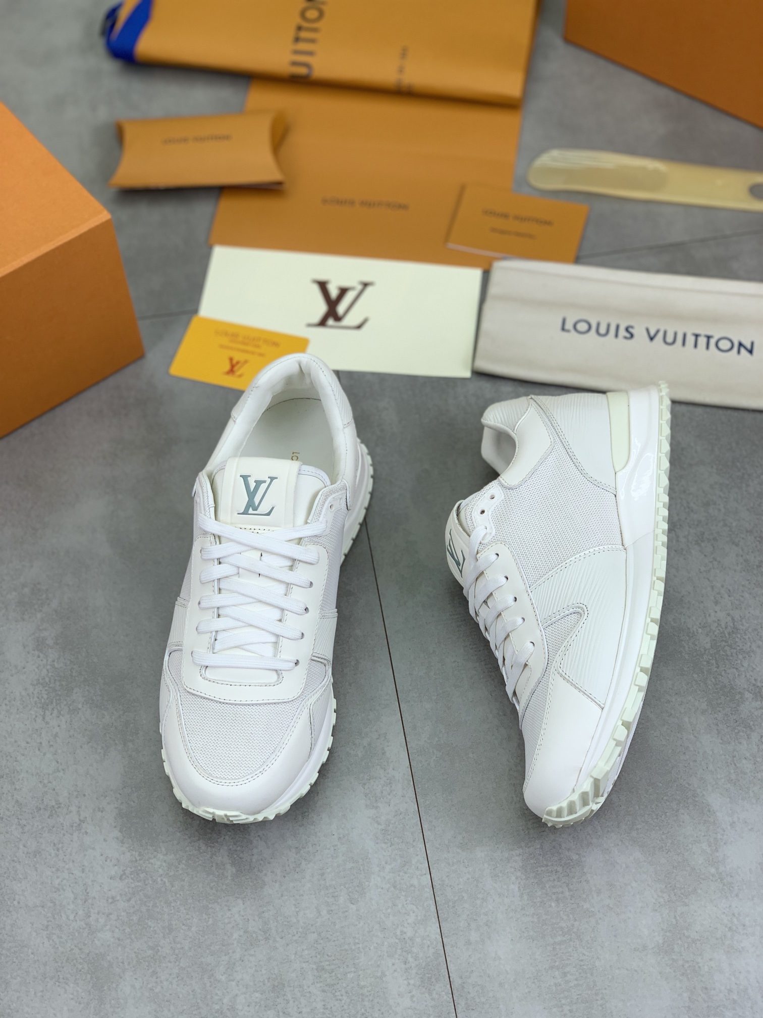 Louis Vuitton Men's White Leather Run Away Sneakers Size 38-44 6 i1722099374 4719 0