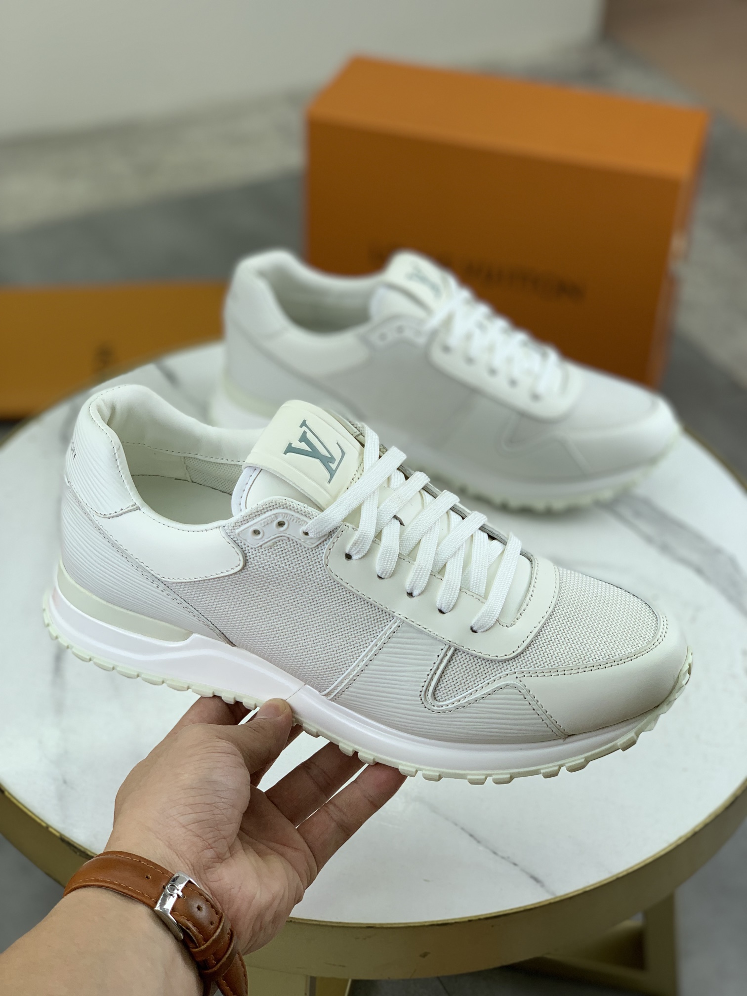 Louis Vuitton Men's White Leather Run Away Sneakers Size 38-44 4 i1722099374 8648 0