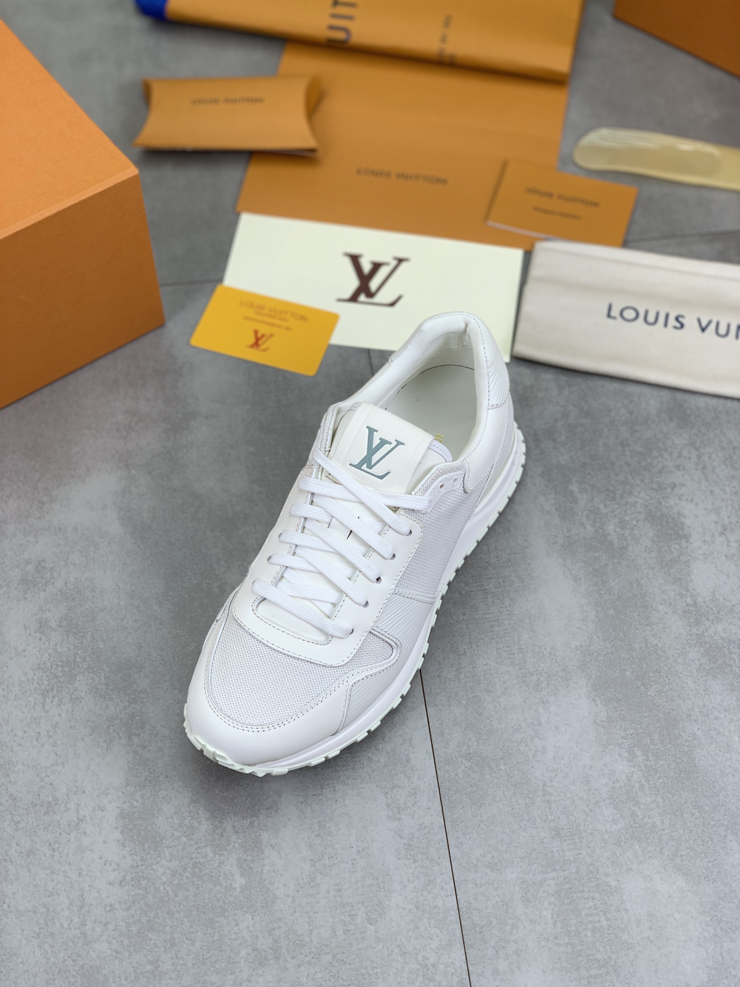 Louis Vuitton Men's White Leather Run Away Sneakers Size 38-44 5 i1722099374 9438 0