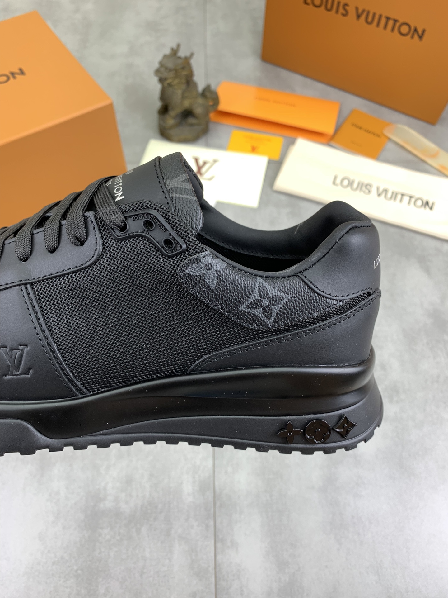 Louis Vuitton Men's Black Leather and Rubber Sole Fashion Sneakers 8 i1726417116 2155 0