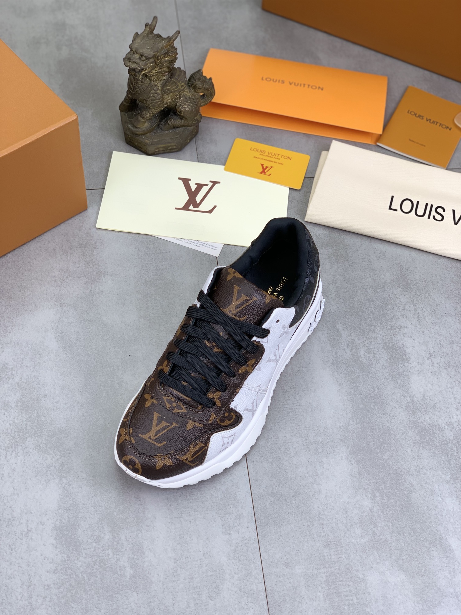 Louis Vuitton Men's Brown Monogram Leather Run Away Sneakers Size 38-44 5 i1726417228 4078 0