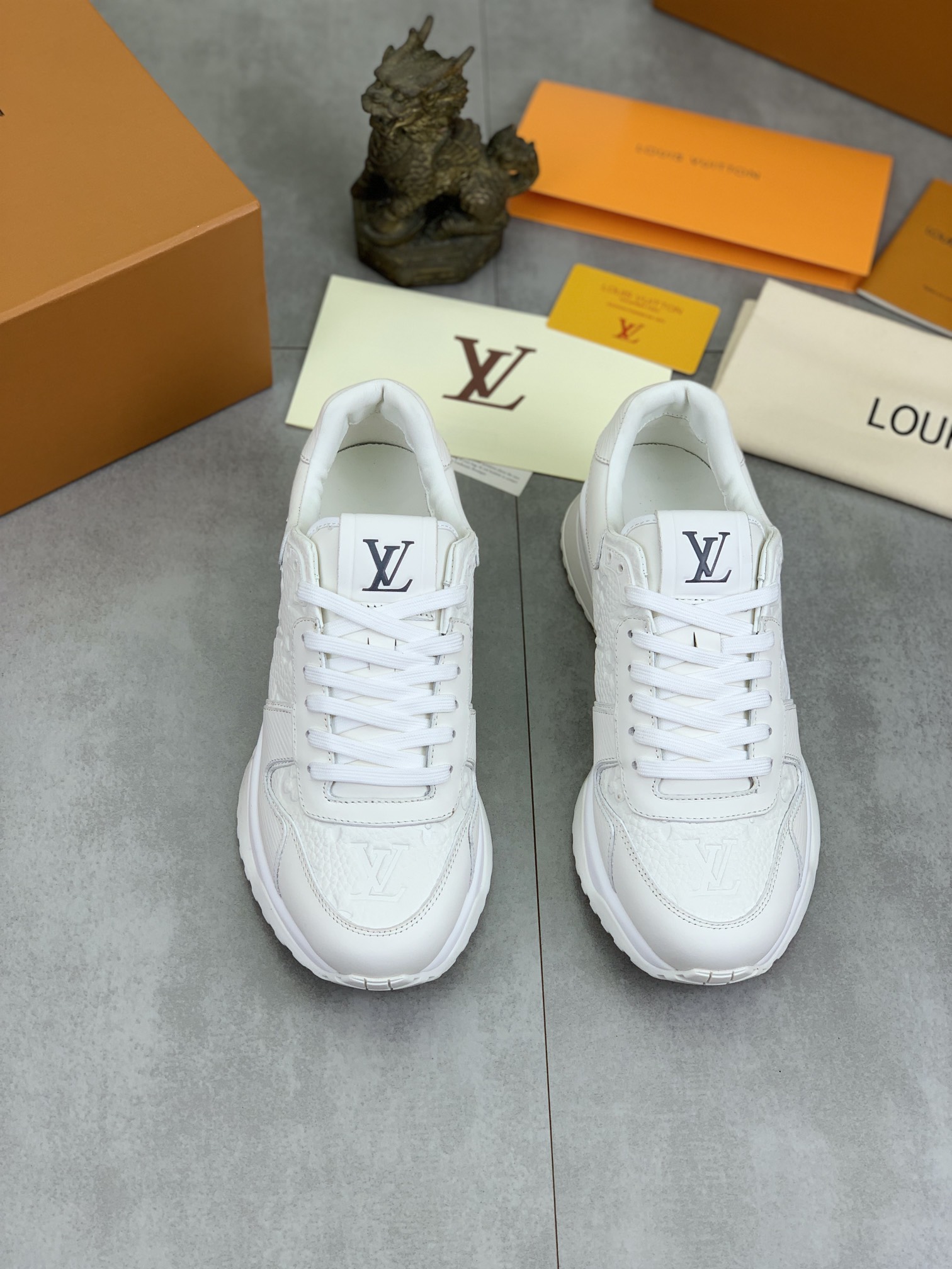 Louis Vuitton Men's White Leather Sneaker - Classic Design, Premium Quality 3 i1726417245 3539 2