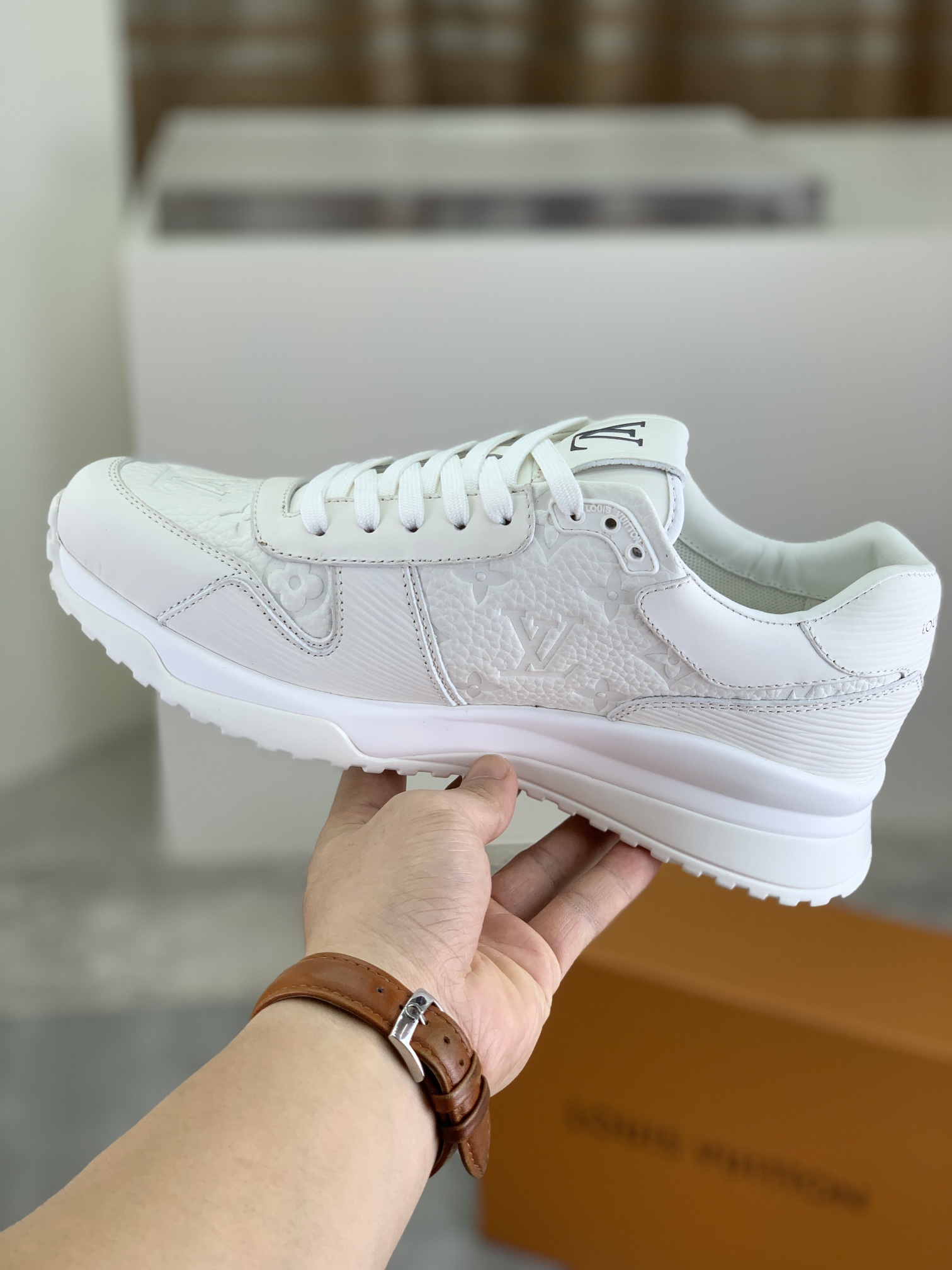 Louis Vuitton Men's White Leather Sneaker - Classic Design, Premium Quality 7 i1726417245 3568 1