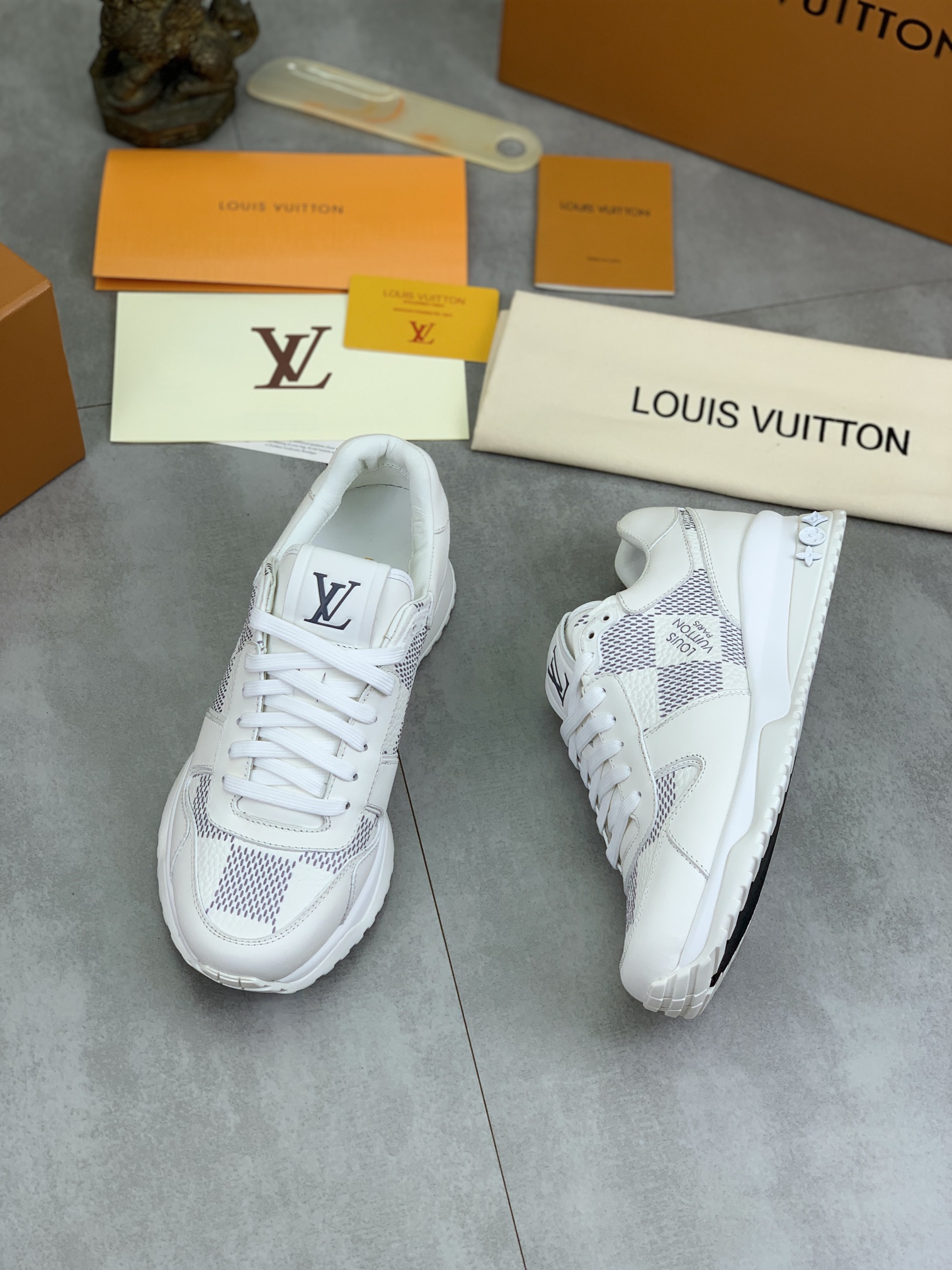 Louis Vuitton White Leather Run Away Sneakers, Classic Style, Size 38-44 6 i1726417309 9257 0