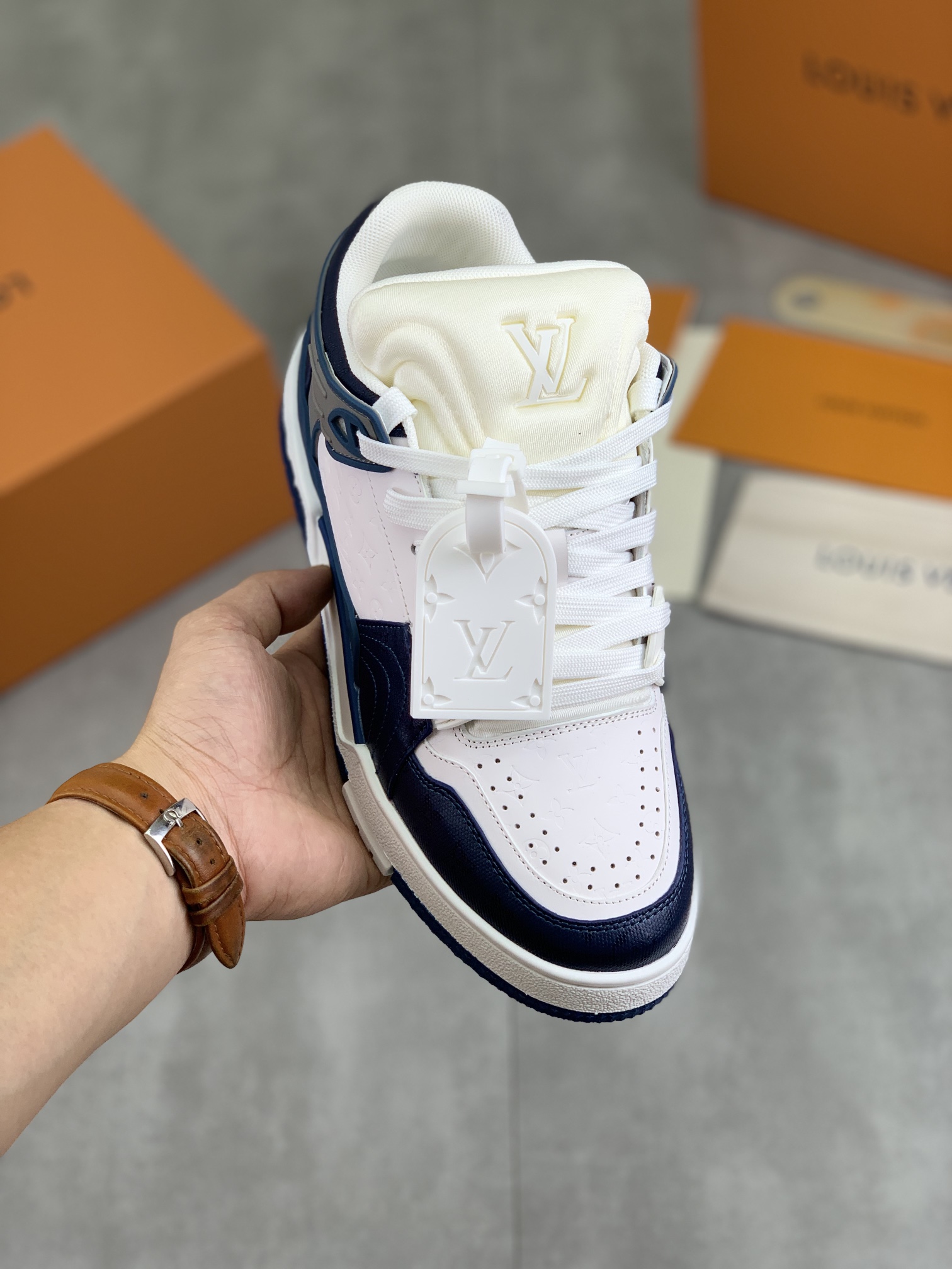 precio de fábrica P420 alta versión lv 24 primavera nuevo trainer2 Louis Vuitton fw entrenadores de 