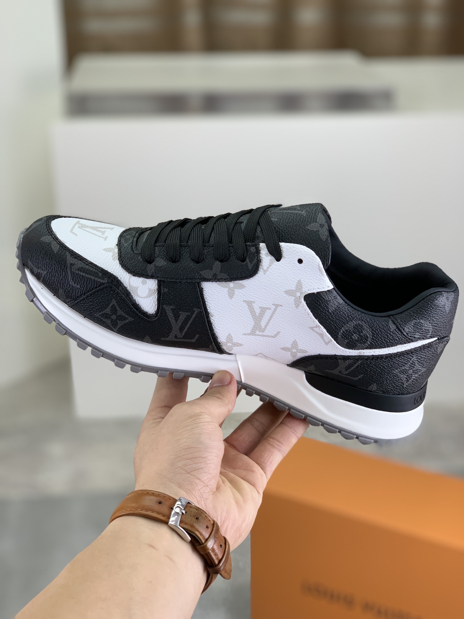 Louis Vuitton Men's Run Away Pulse Sneaker Classic Monogram Size 38-44 7 i1732550862 2599 0
