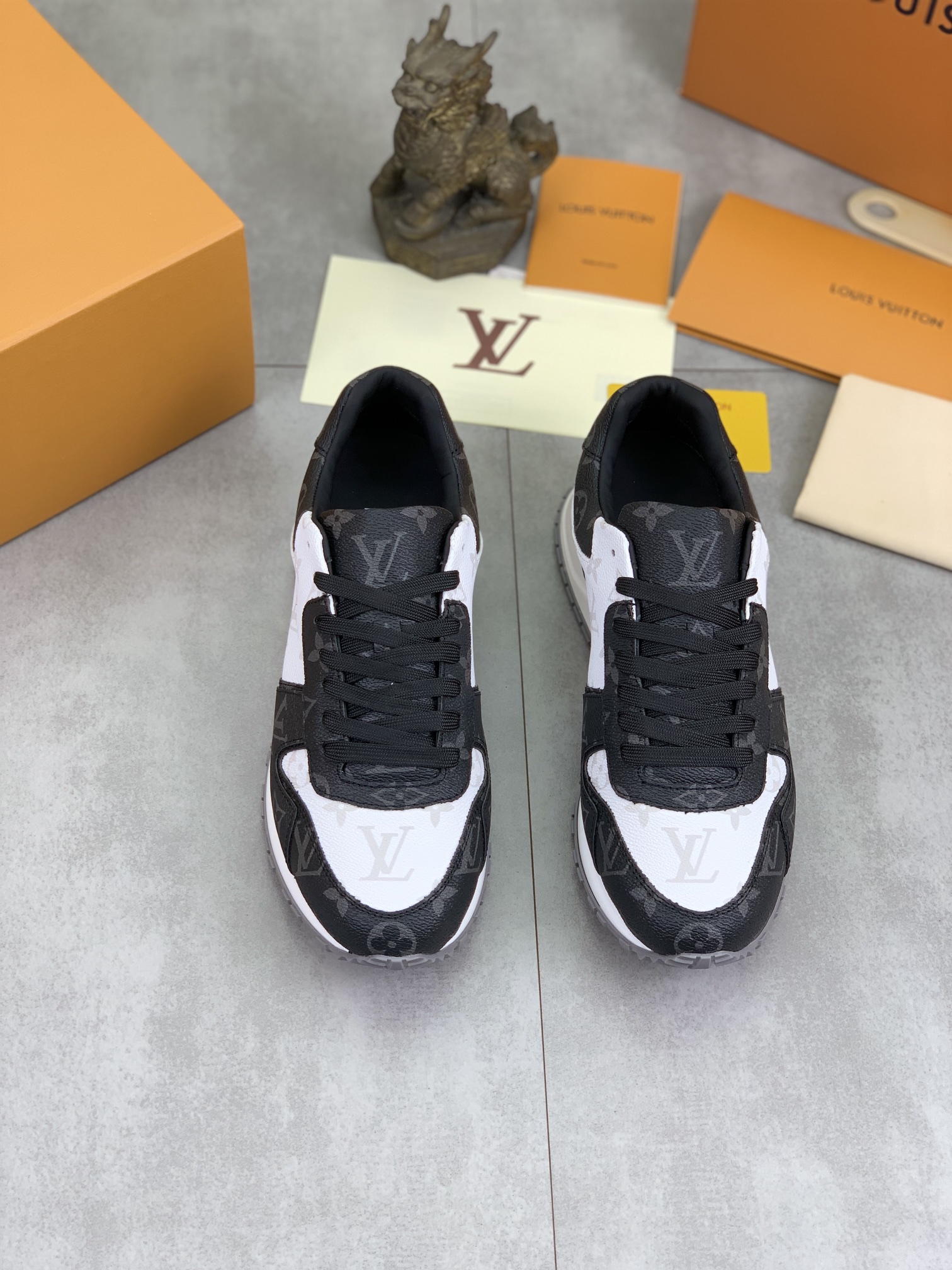 Louis Vuitton Men's Run Away Pulse Sneaker Classic Monogram Size 38-44 3 i1732550862 7682 0