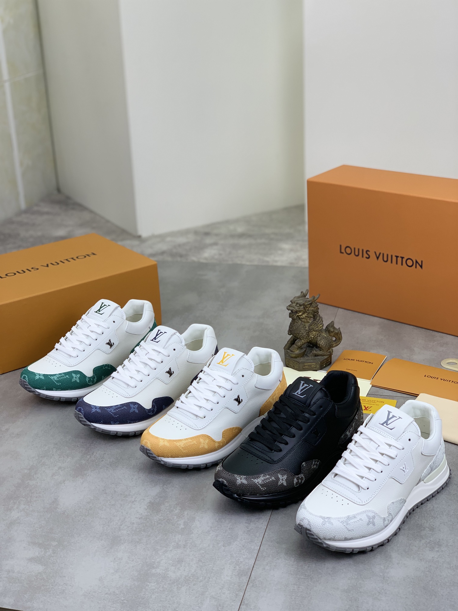 Louis Vuitton Run Away Pulse Sneakers - Leather and Rubber Sole - White 11 i1732550928 3472 0
