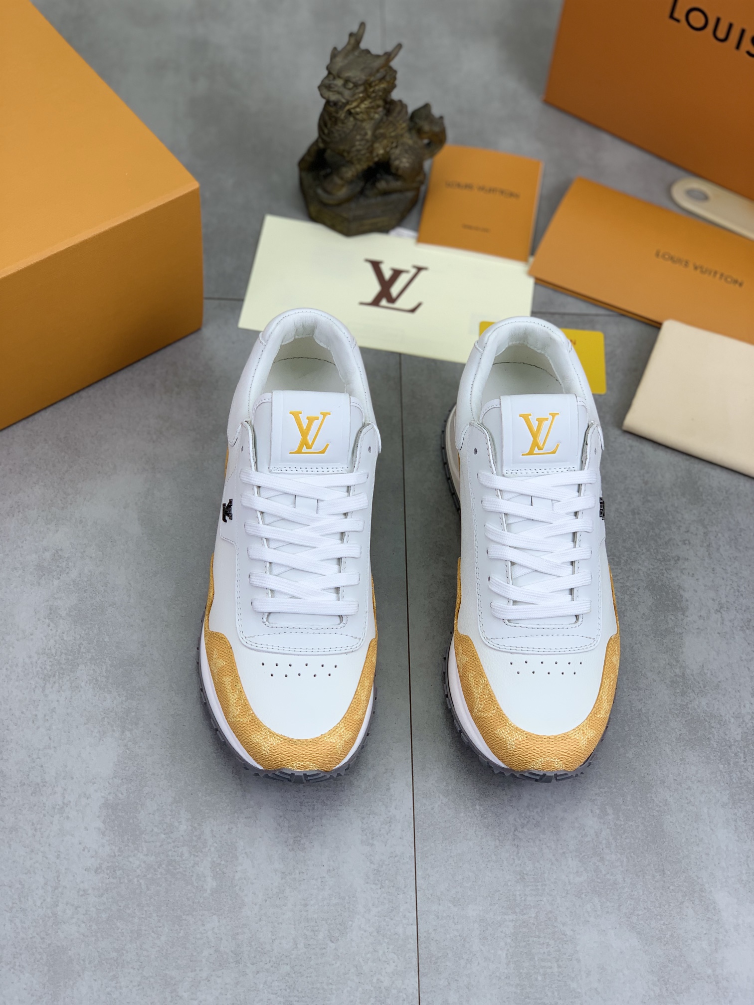 Louis Vuitton Run Away Pulse Sneakers - Leather and Rubber Sole - White 3 i1732550928 369 0