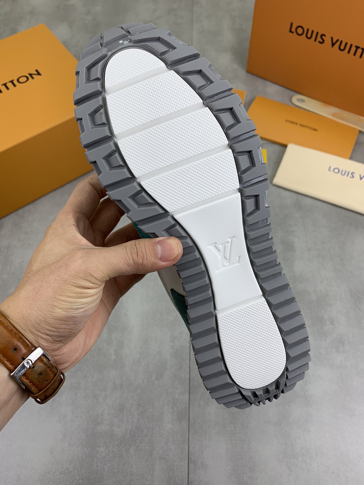 Louis Vuitton Men's Run Away Pulse Sneaker Leather Green Monogram Size 9 i1732550949 8679 0