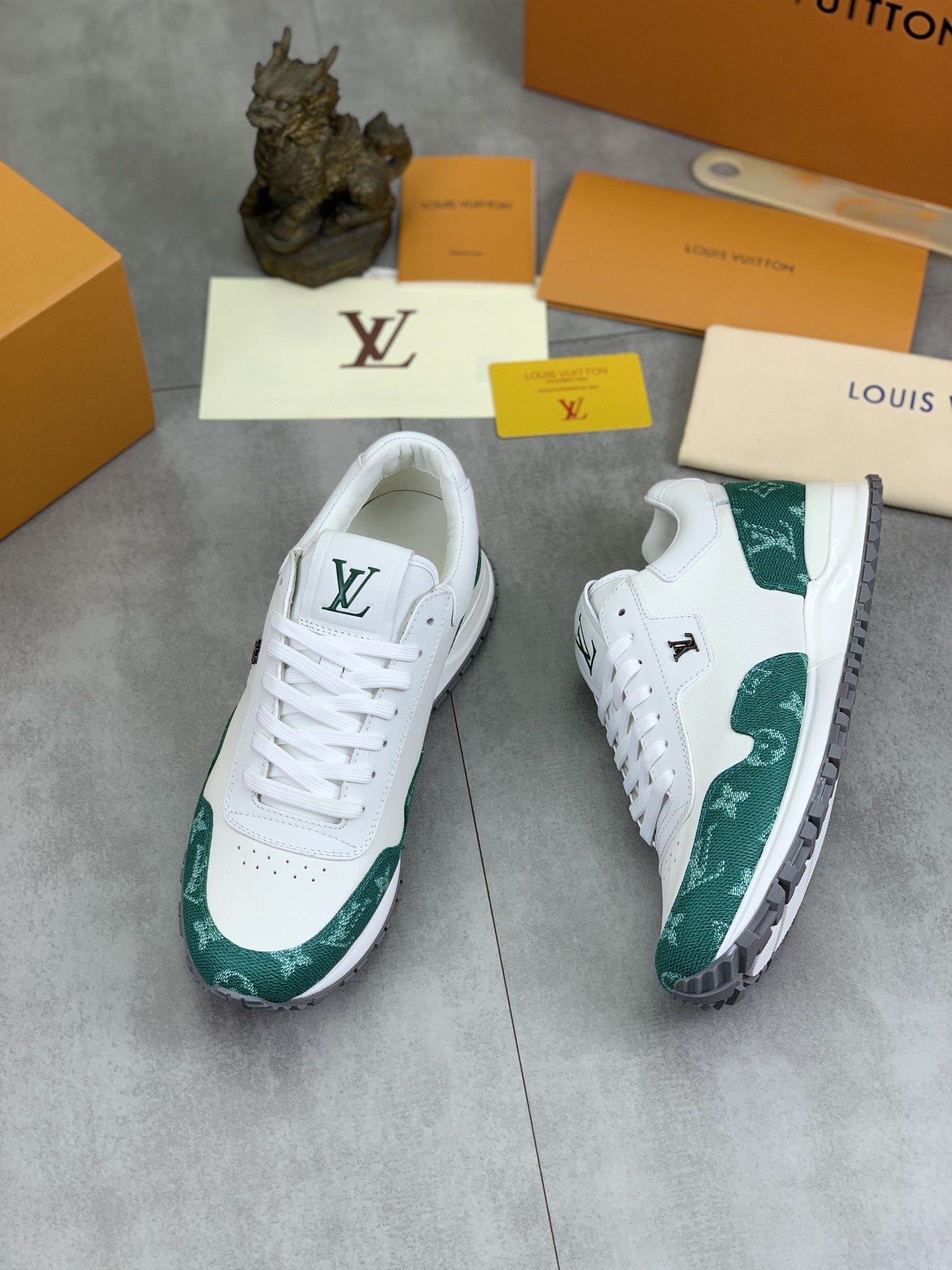Louis Vuitton Men's Run Away Pulse Sneaker Leather Green Monogram Size 6 i1732550949 9964 0