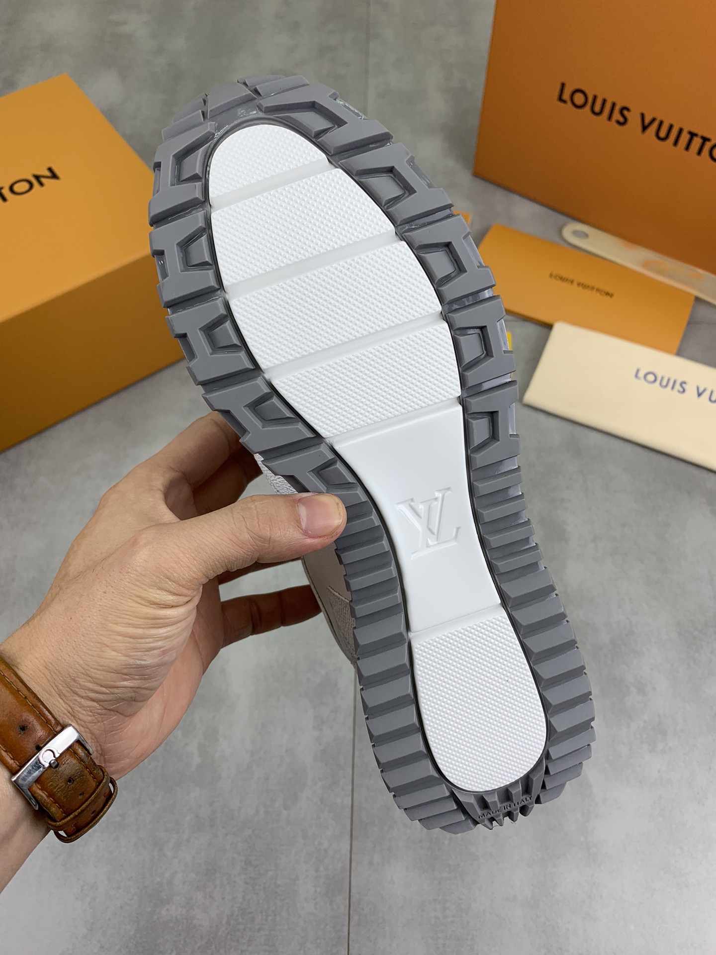 Louis Vuitton Men's White Leather Trainer Sneakers, Size 38-44 9 i1732551050 8180 5