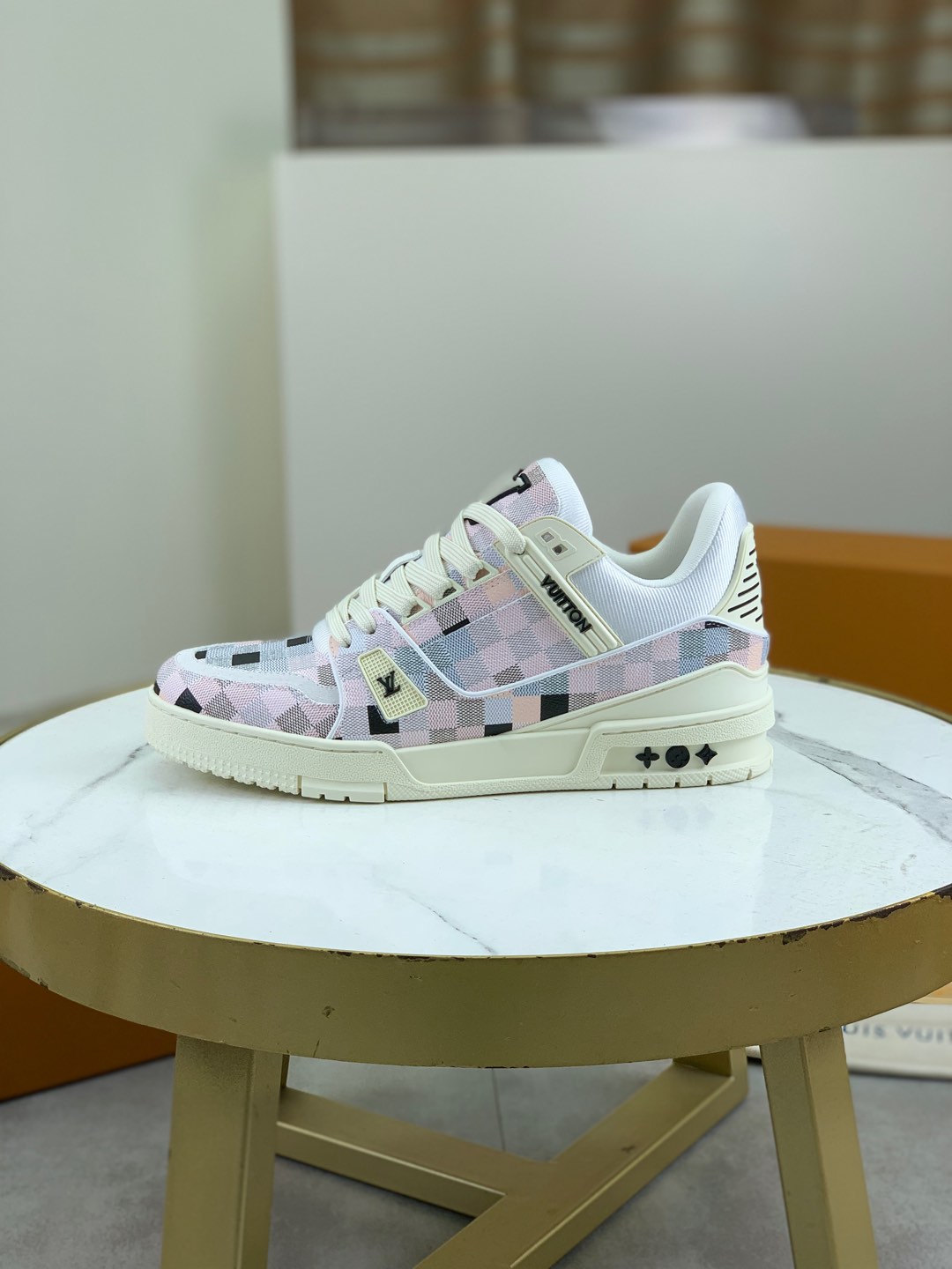 NO:270678,Top version [LOUIS VUITTON) counter series (original list) new LV Louis Vuitton - Top version LV classic high-top trendy shoes!  Use imported original calfskin original inner lining. Original wear-resistant, lightweight and high-end TPU bottom!  High-quality quality!  White color is optional, code count 38-45, louis vuitton, louis vuitton, louis vuitton, cowhide19860909顶级版本【LOUIS VUITTON）专柜系列（原单）新款LV路易威登 ——顶级版本 LV经典高帮潮鞋！选用进口原版小牛皮 原版内里.原版耐磨轻便高端TPU大底！高品质精品！白色颜色可选,码数38-45,,louis vuitton,louis vuitton,louis vuitton,cowhide,Men's shoes