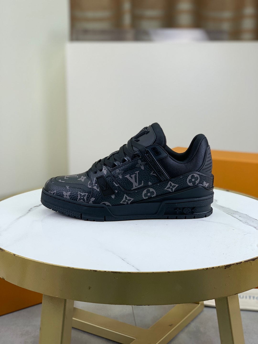 NO:270663,Top version [LOUIS VUITTON) counter series (original list) new LV Louis Vuitton - Top version LV classic high-top trendy shoes!  Use imported original calfskin original inner lining. Original wear-resistant, lightweight and high-end TPU bottom!  High-quality quality!  Black and white optional, code count 39-45 (38 46 customized), louis vuitton,louis vuitton,louis vuitton,cowhide19860909顶级版本【LOUIS VUITTON）专柜系列（原单）新款LV路易威登 ——顶级版本 LV经典高帮潮鞋！选用进口原版小牛皮 原版内里.原版耐磨轻便高端TPU大底！高品质精品！黑色 白色可选,码数39-45（38 46定做）,,louis vuitton,louis vuitton,louis vuitton,cowhide,Men's shoes