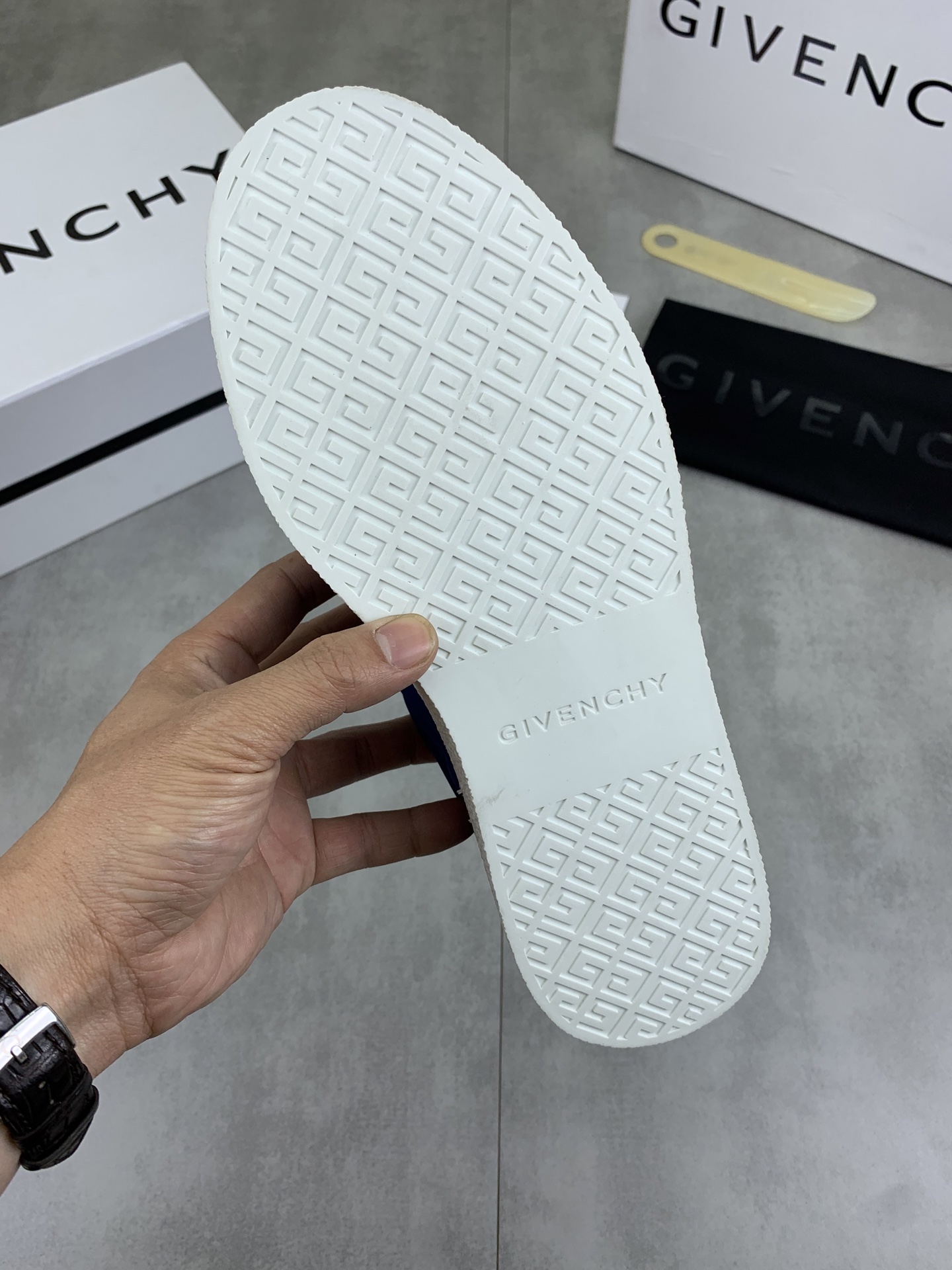 Givenchy Men's Blue & Black Leather Low-Top Sneakers, Size 38-44 9 i1741631205328 9471 0 7