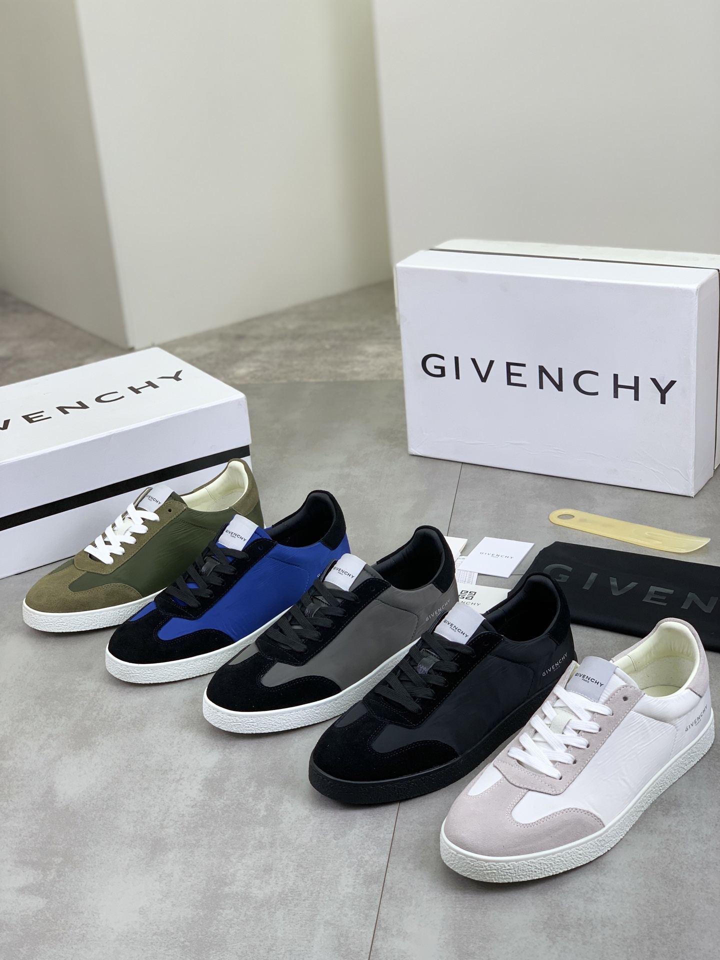 Givenchy Men's Blue & Black Leather Low-Top Sneakers, Size 38-44 11 i1741631207514 9573 0 9