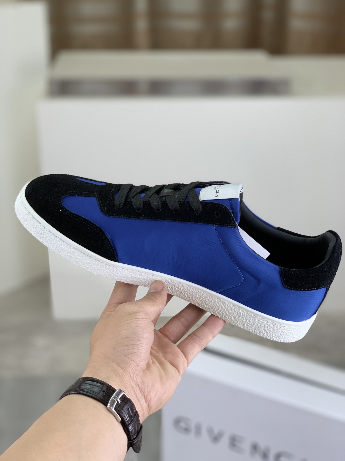 Givenchy Men's Blue & Black Leather Low-Top Sneakers, Size 38-44 7 i1741631207592 8228 0 5