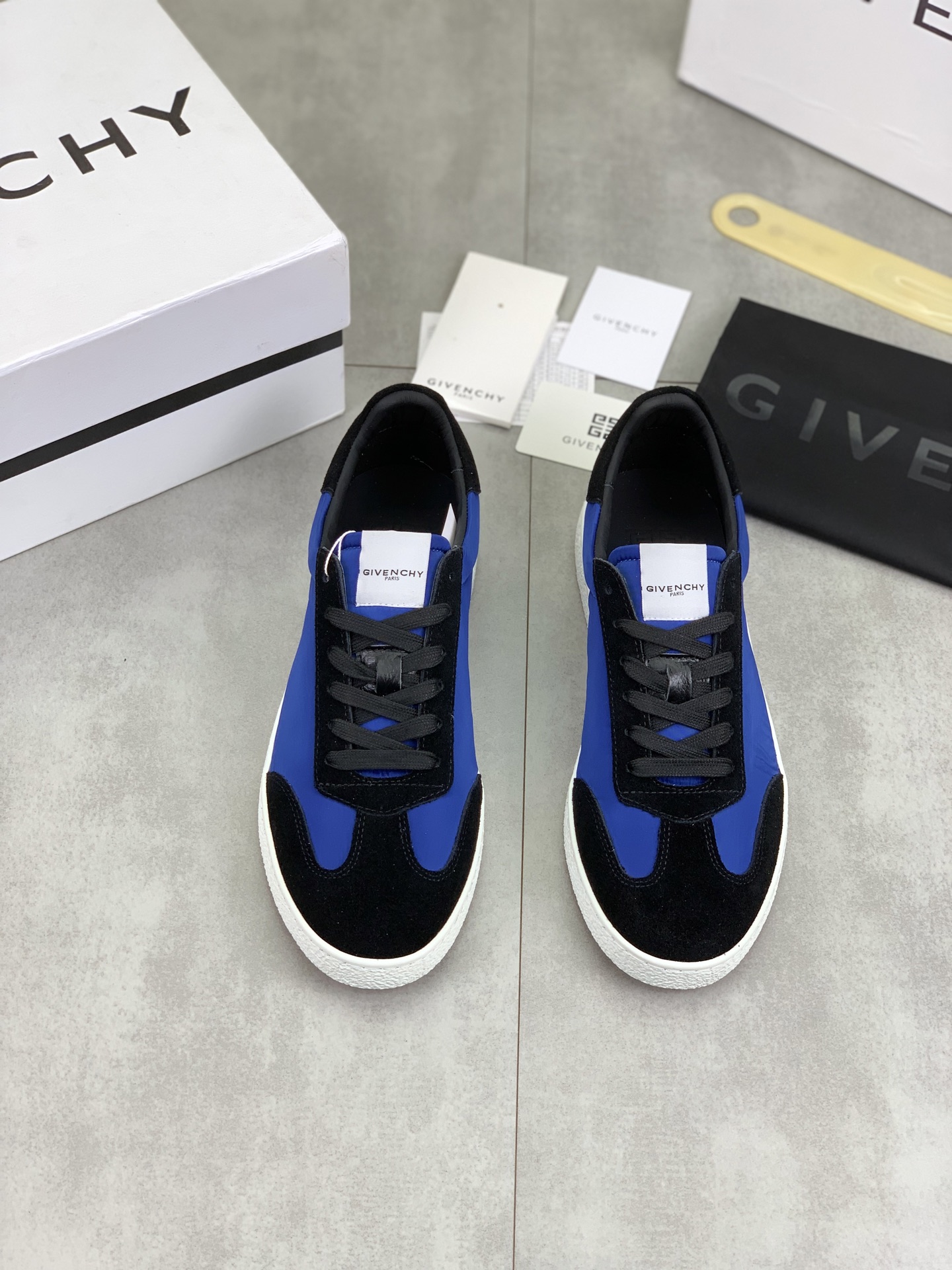 Givenchy Men's Blue & Black Leather Low-Top Sneakers, Size 38-44 3 i1741631209421 8475 0 1