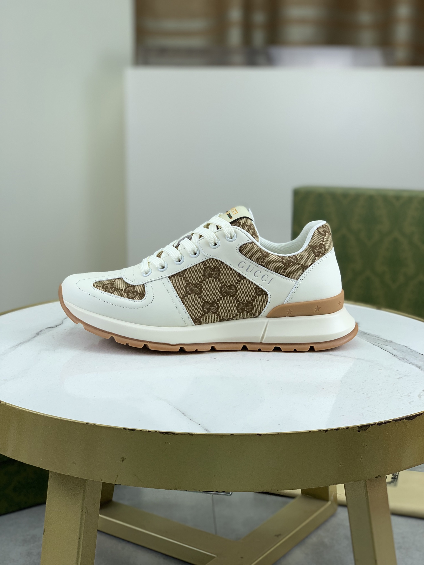 Gucci Men's Sneakers in White Leather and Monogram Canvas