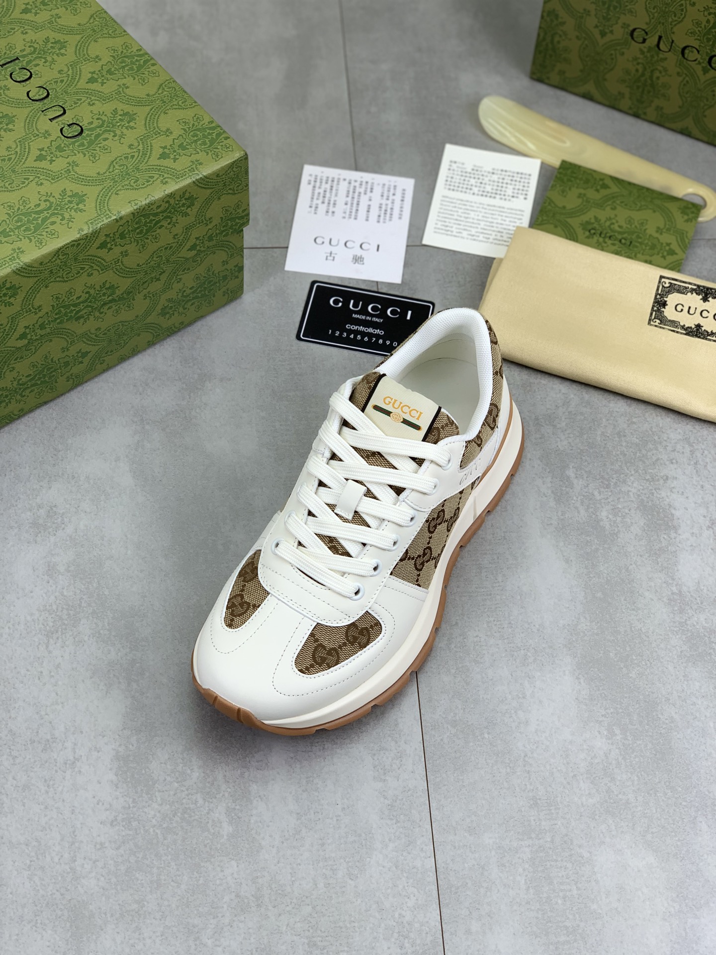 Gucci Men's Sneakers in White Leather and Monogram Canvas 5 i1742312509203 8759 0 3