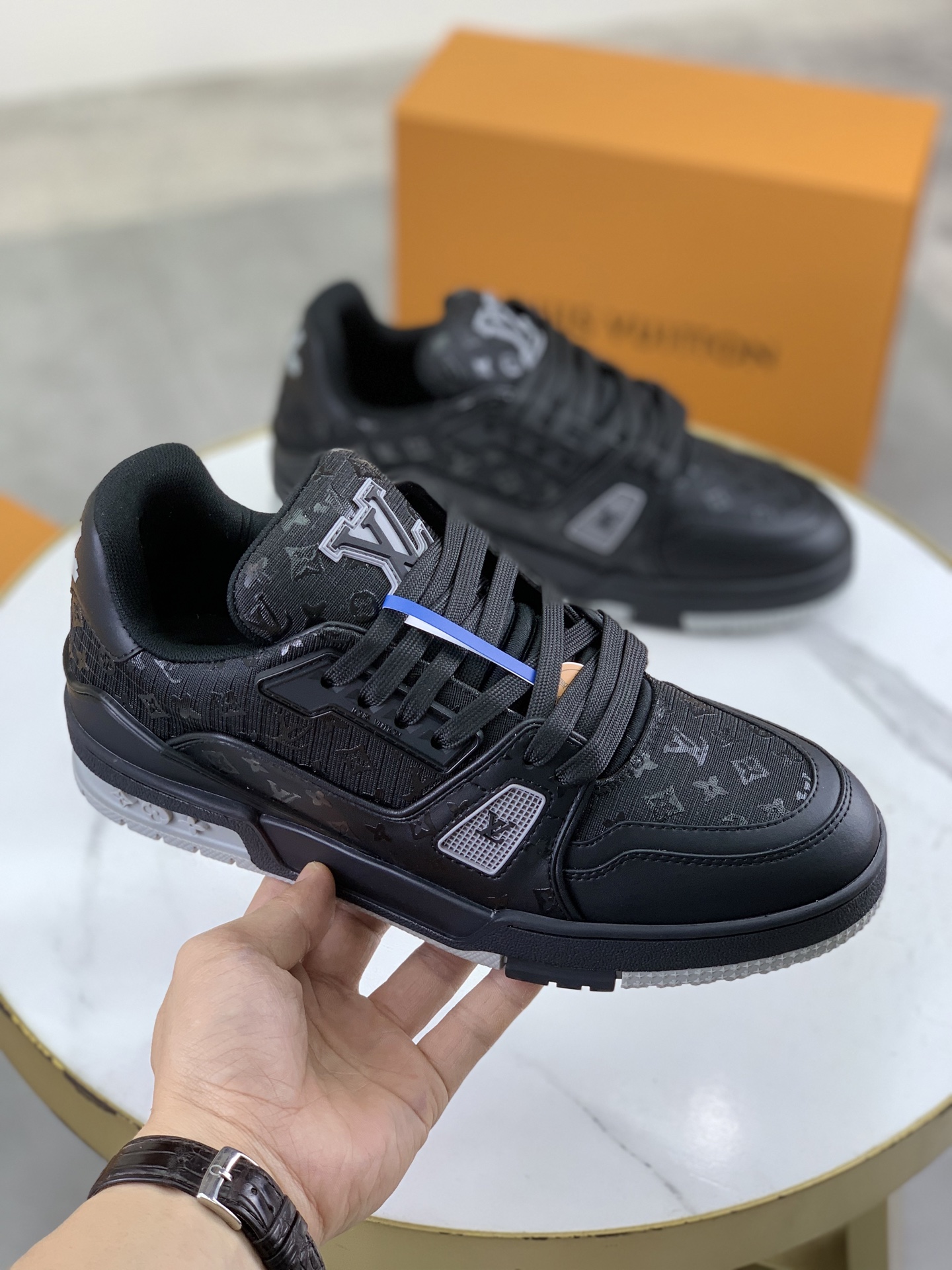 Louis Vuitton High-Top Sneakers, Original Leather, Comfortable TPU Sole Men's Shoes 18 i1743269427706 9251 0 2