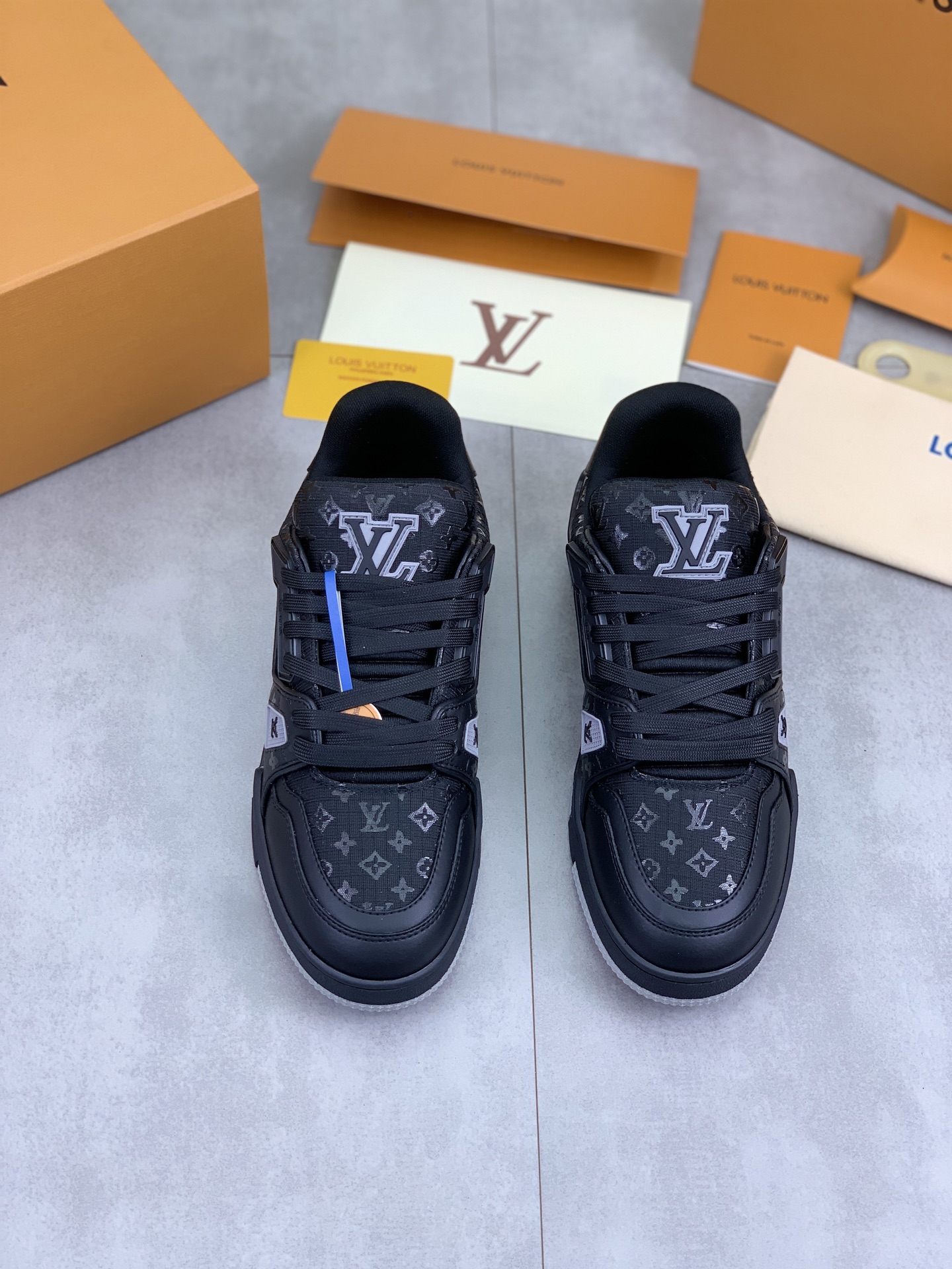 Louis Vuitton High-Top Sneakers, Original Leather, Comfortable TPU Sole Men's Shoes 17 i1743269427797 7165 0 1