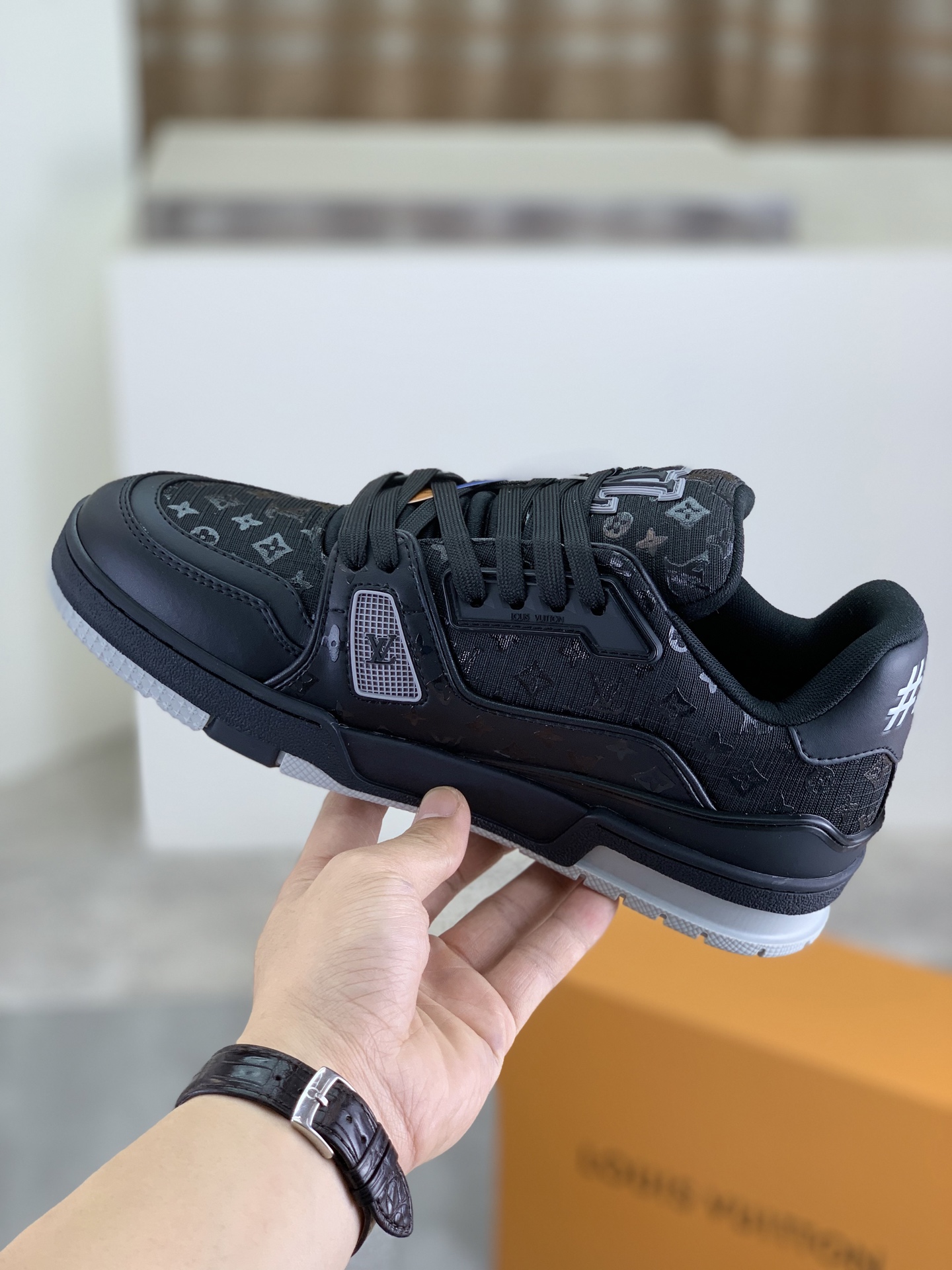 Louis Vuitton High-Top Sneakers, Original Leather, Comfortable TPU Sole Men's Shoes 21 i1743269430468 4565 0 5