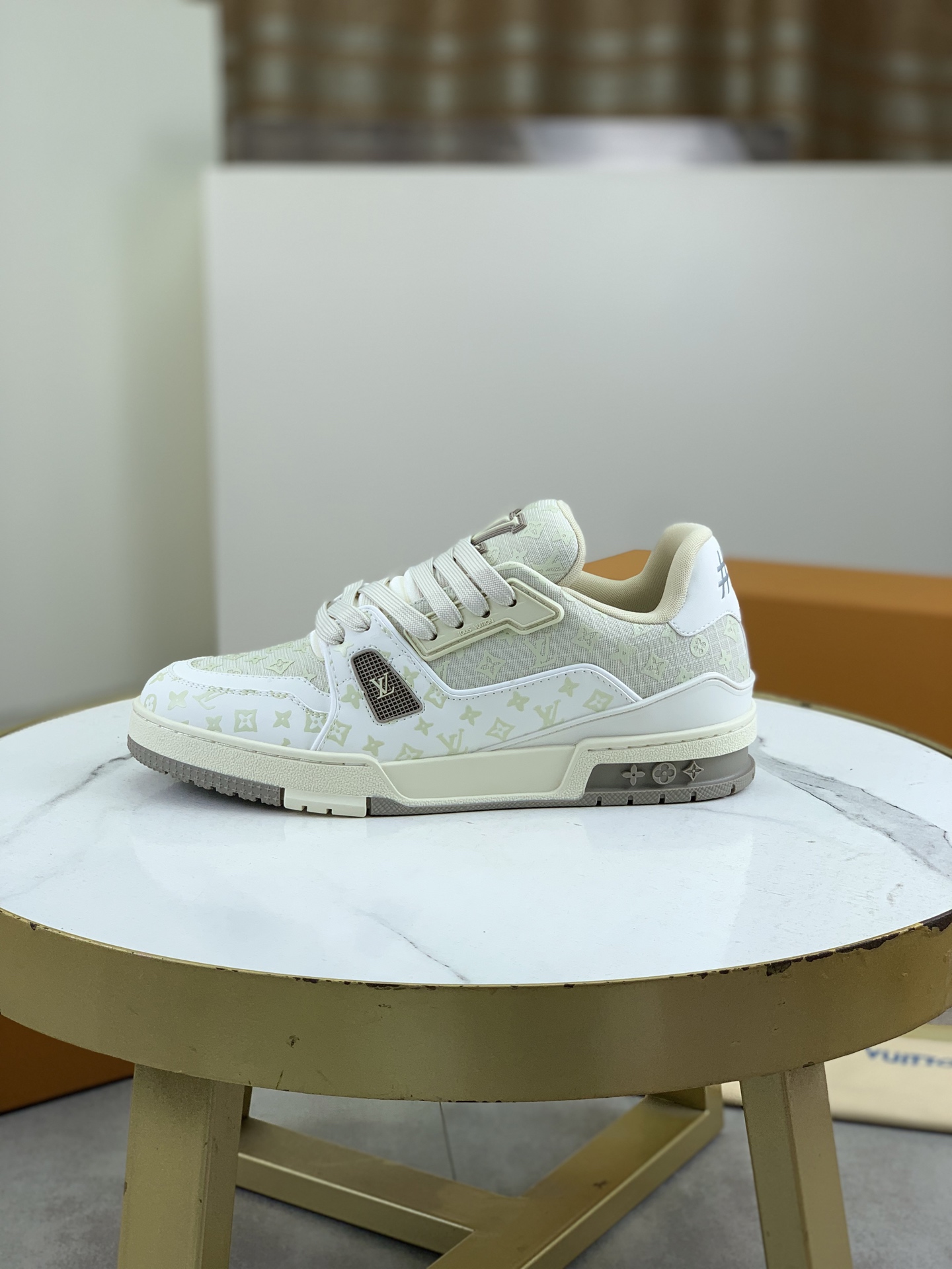 Louis Vuitton High-Top Sneakers in White Calfskin Leather, Size 38-45 1 Louis Vuitton High-Top Sneakers in White Calfskin Leather, Size 38-45