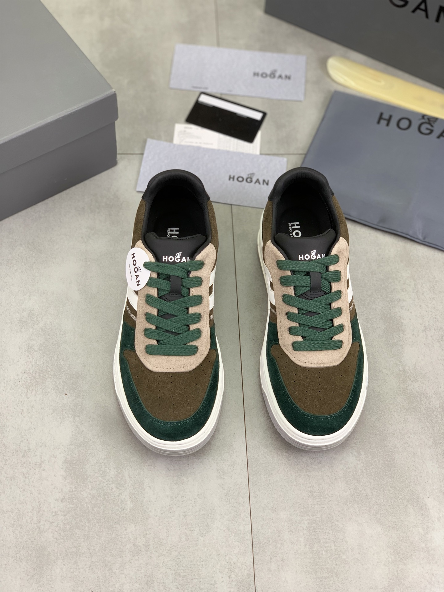 Hogan H630 Series Sneakers: Retro Style, Premium Leather, and Comfortable Fit 3 i1744215724329 5273 0 1