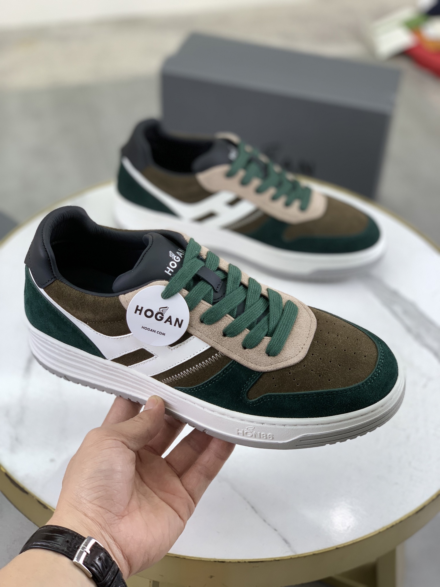 Hogan H630 Series Sneakers: Retro Style, Premium Leather, and Comfortable Fit 4 i1744215724418 9895 0 2