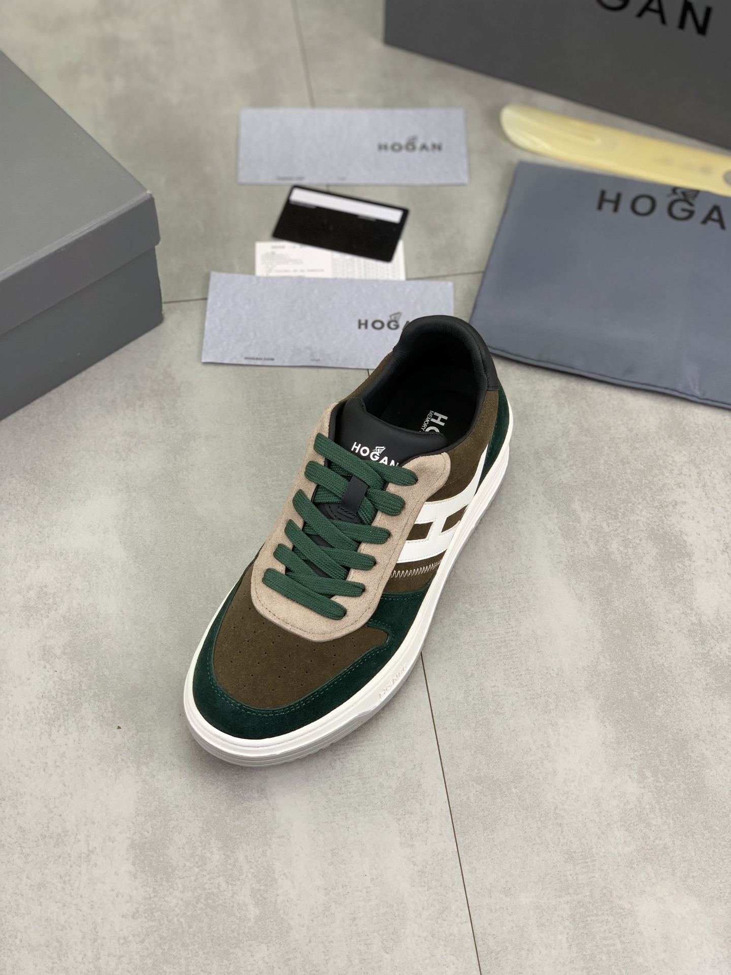 Hogan H630 Series Sneakers: Retro Style, Premium Leather, and Comfortable Fit 5 i1744215726951 3329 0 3