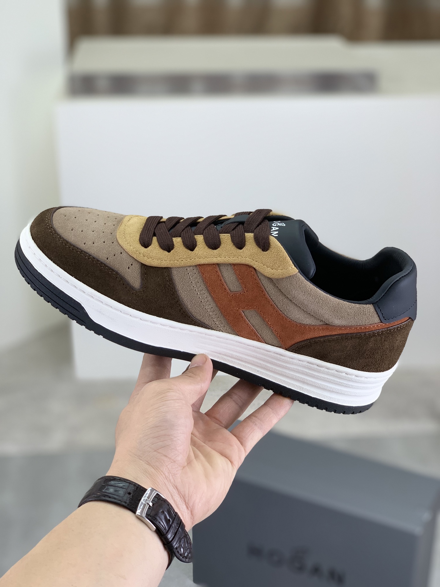 Hogan H630 Series Men's Leather Sneakers Retro Basketball Style Size 39-44 7 i1744215753818 5851 0 5