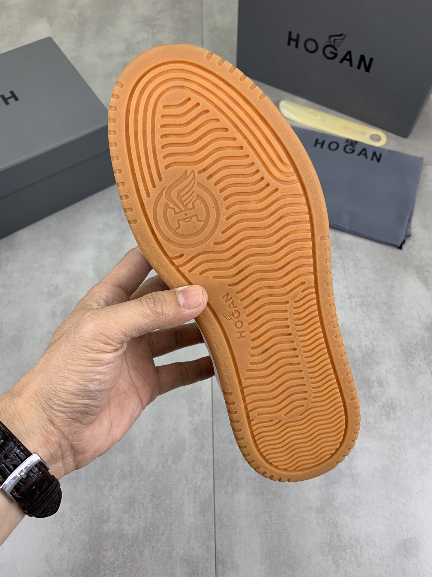 Hogan H630 Series Retro Sneakers - Premium Leather, Comfortable EVA Sole 9 i1744215846995 1580 0 7
