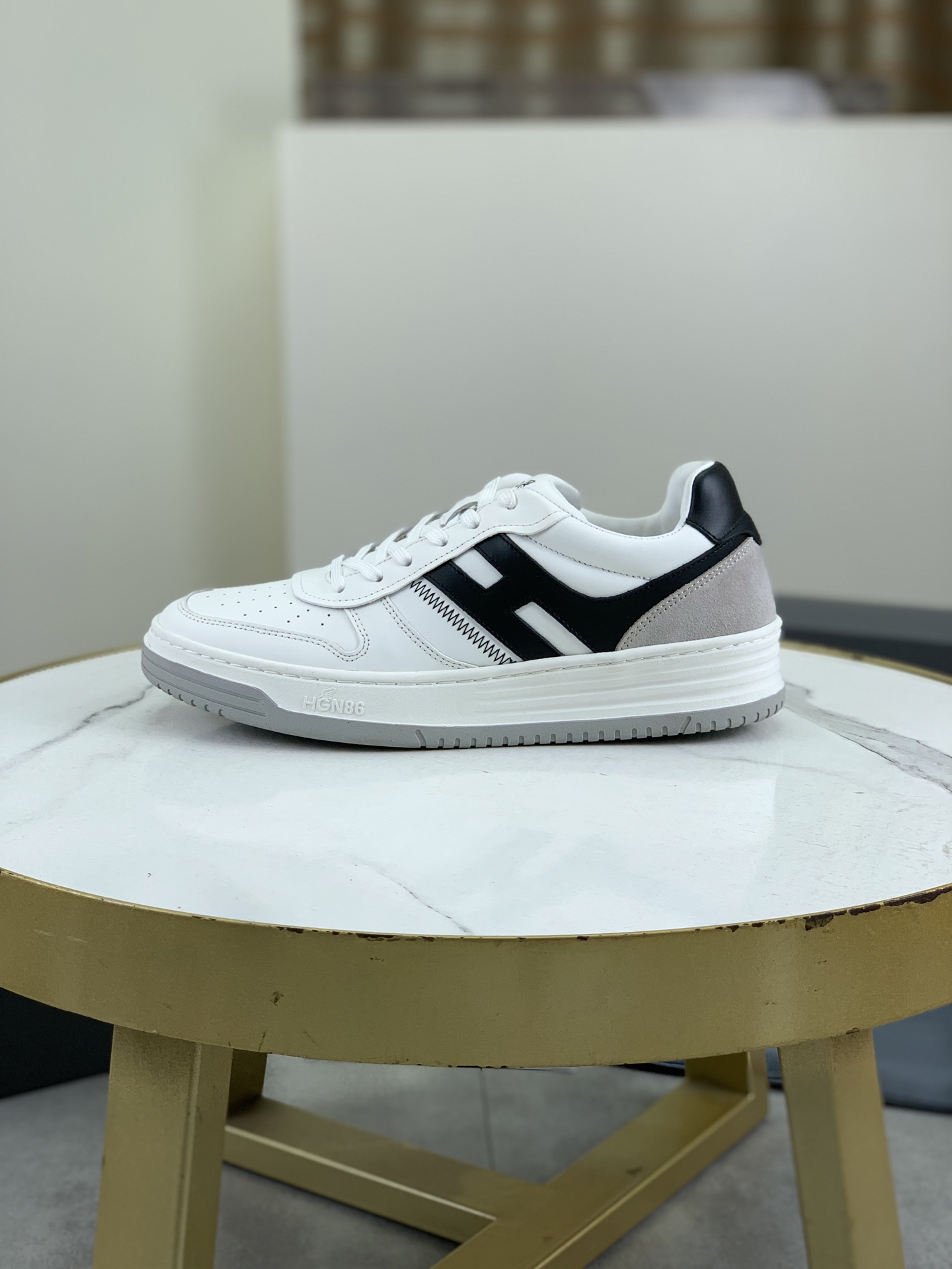 Hogan H630 Series Retro Sneakers with Leather, Comfortable EVA Sole, Sizes 39-44 1 Hogan H630 Series Retro Sneakers with Leather, Comfortable EVA Sole, Sizes 39-44
