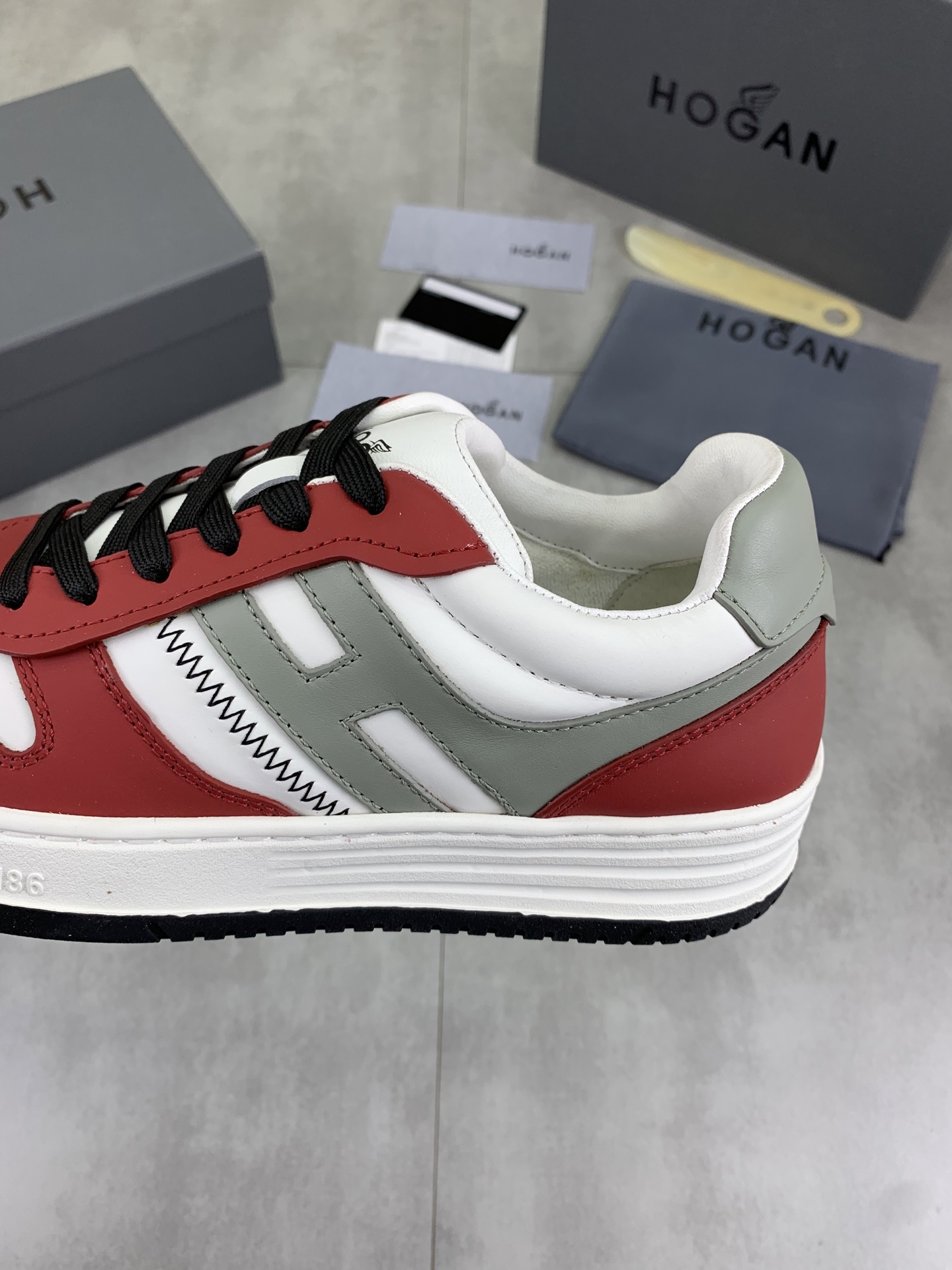 Hogan H630 Series Leather Sneakers Retro Style Lightweight EVA Sole 8 i1744215906863 1879 0 6