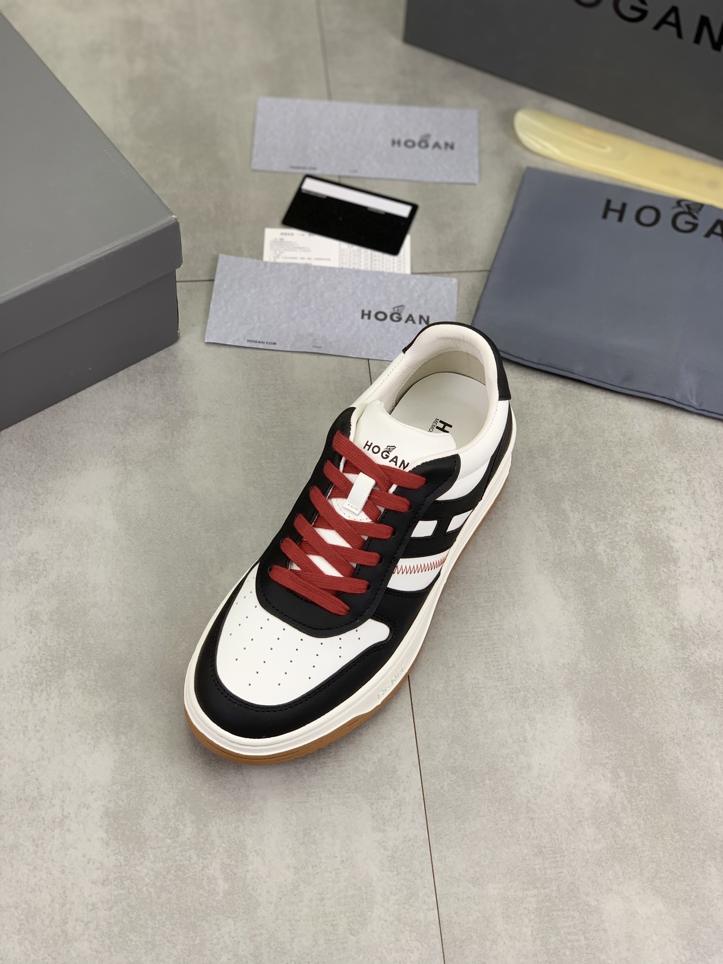 Hogan H630 Series Sneakers - Retro Style, Comfortable EVA Sole, HGN86 Detailing 5 i1744215975356 3596 0 3