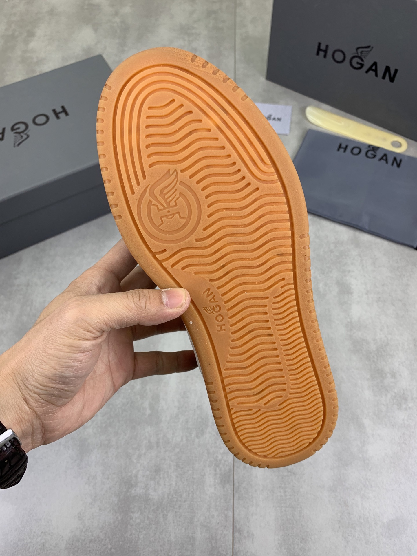 Hogan H630 Series Sneakers - Retro Style, Comfortable EVA Sole, HGN86 Detailing 9 i1744215977463 9788 0 7