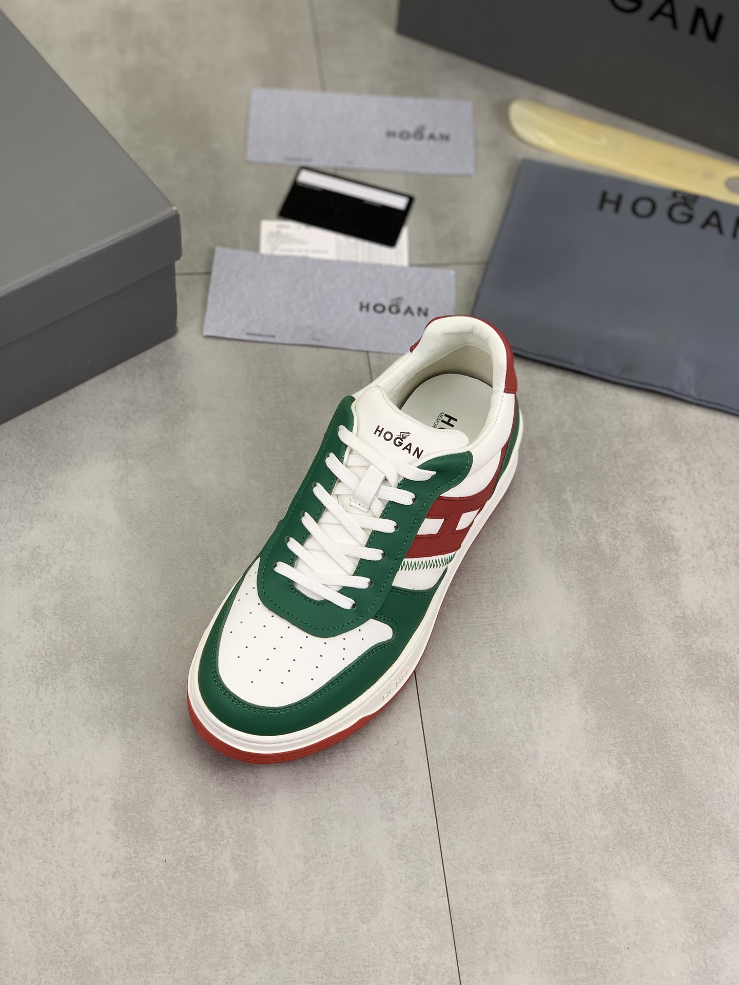 Hogan H630 Series Retro Sneakers - Basketball Style with Distinctive HGN86 Logo 5 i1744216006546 9543 0 3