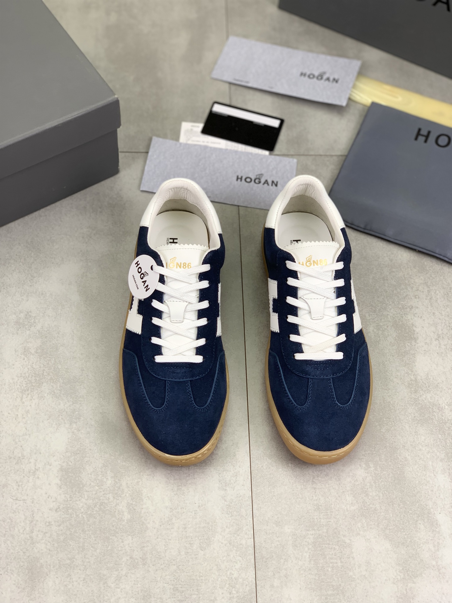 Hogan H630 Sneakers - Retro Style, Modern Comfort - Available in Multiple Sizes 3 i1744216139562 1131 0 1
