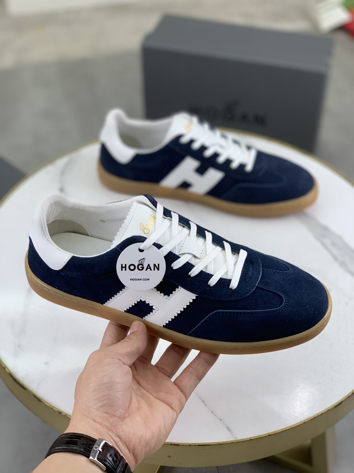 Hogan H630 Sneakers - Retro Style, Modern Comfort - Available in Multiple Sizes 4 i1744216139583 7514 0 2